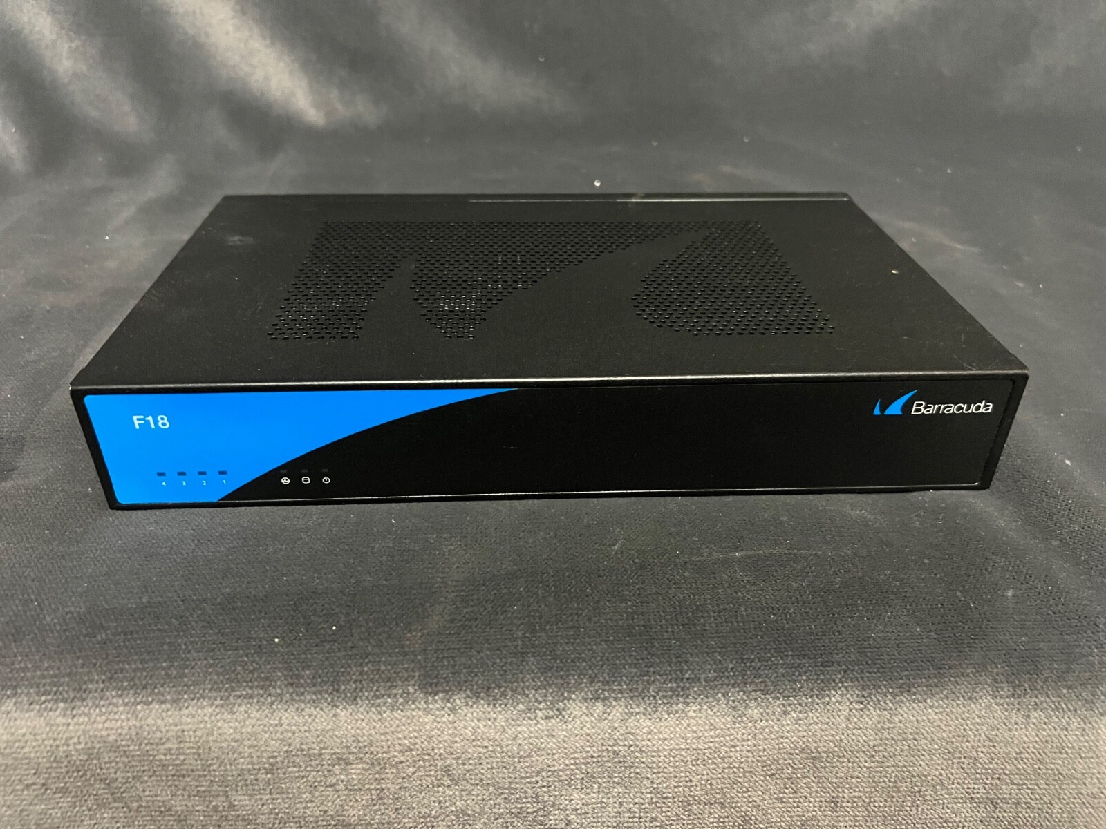 Barracuda NextGen Firewall F18 BNGF18a BNHW025 - No adapter, unit boots normally