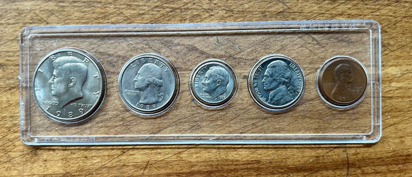 1989 D  Birth Year US Coin Set, Free Shipping, in plastic case