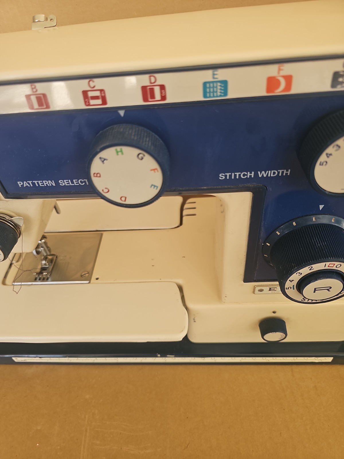 Elgin Sewing Machine Model M4400F