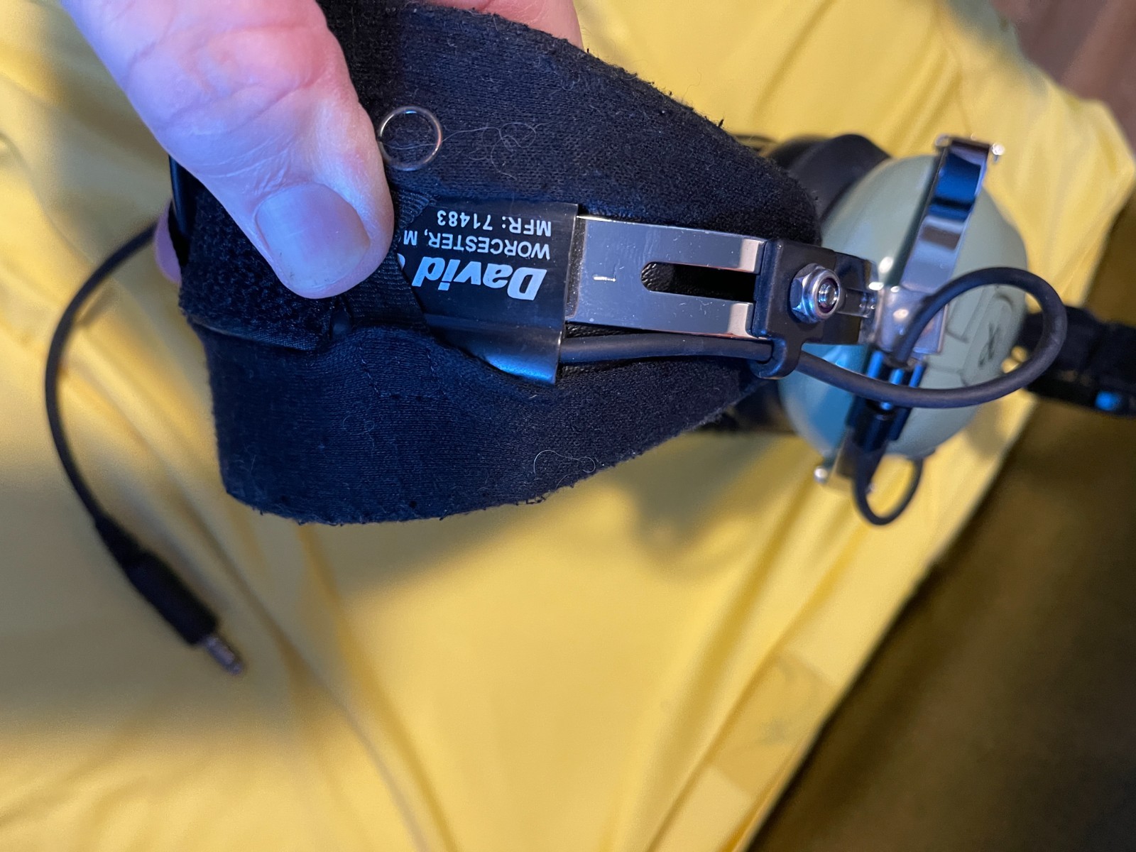 David Clark pilot aviation headset w/ plugs working H10