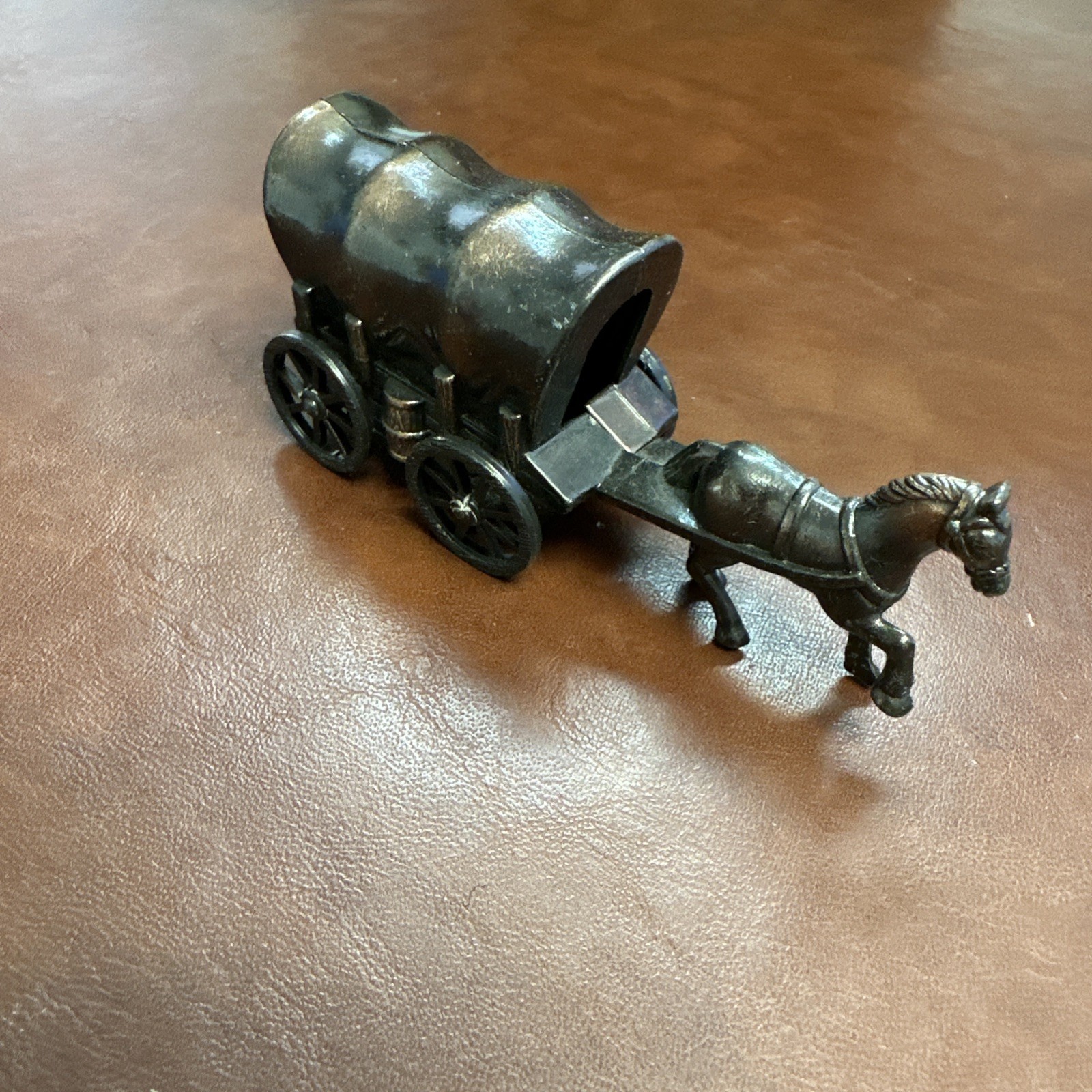 COVERED WAGON & HORSE PENCIL SHARPNER