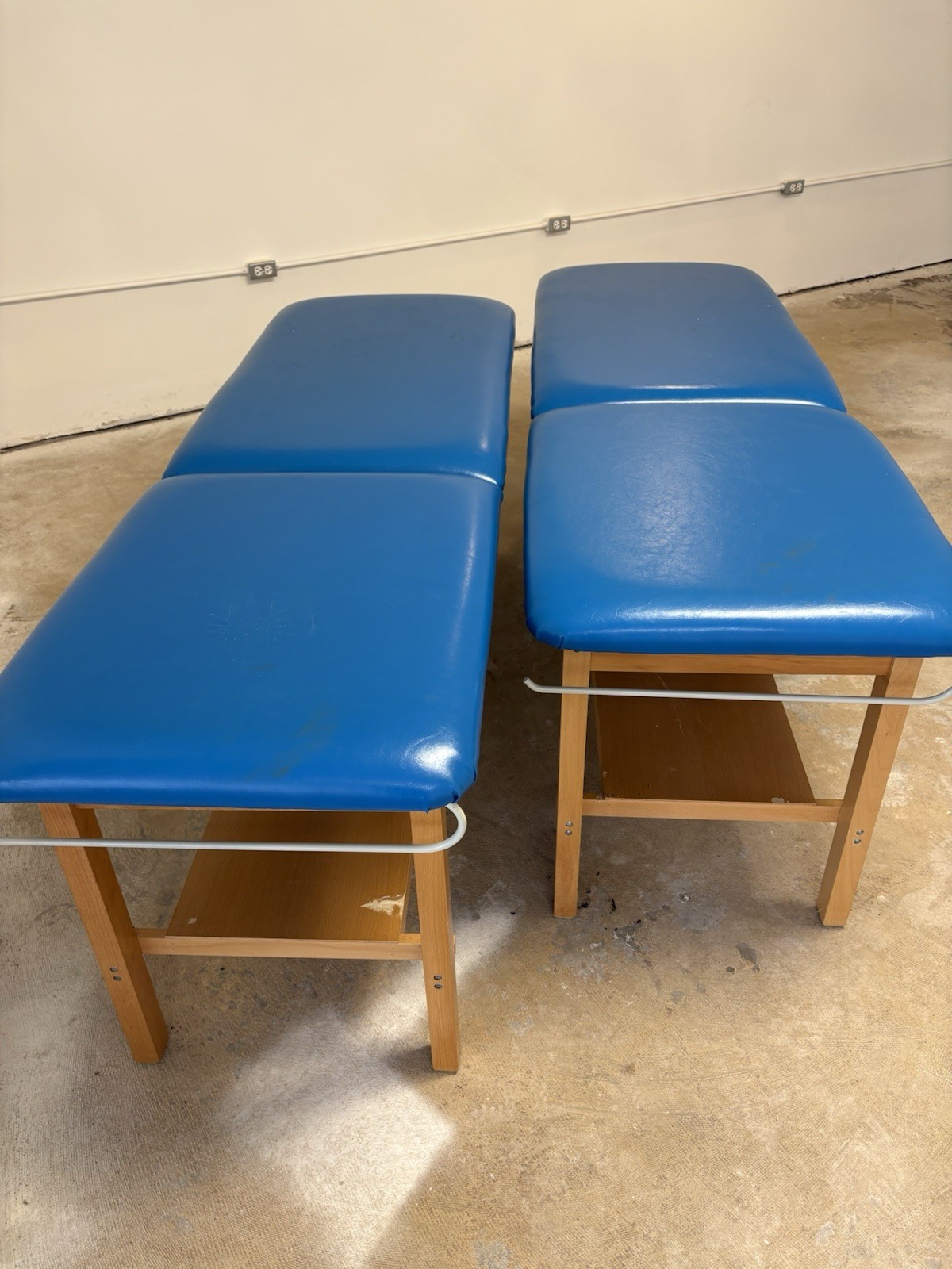 Reclining Treatment/Massage Tables