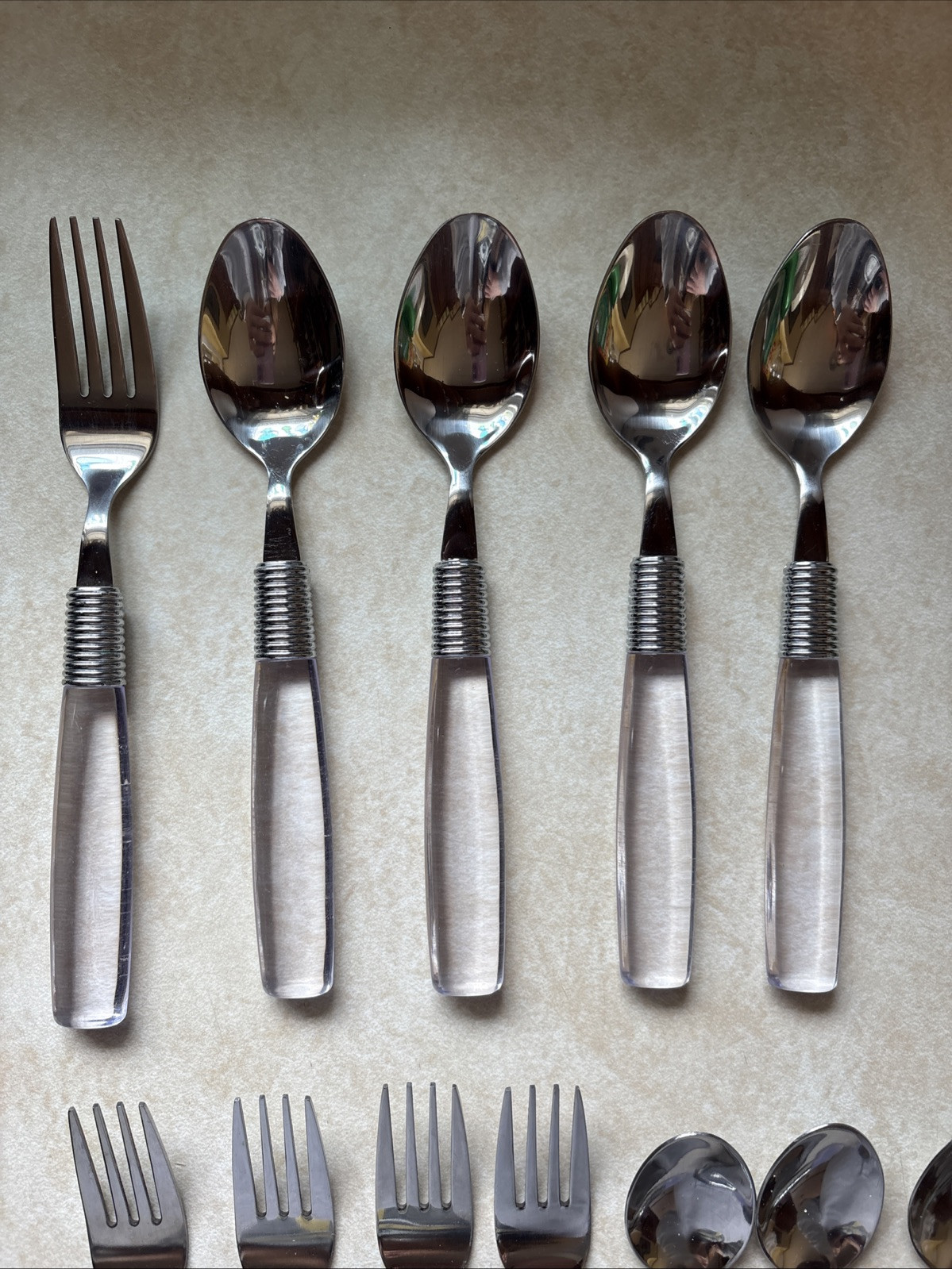 Hampton Silversmiths Stainless Flatware Clear Handle 13 Piece China 818