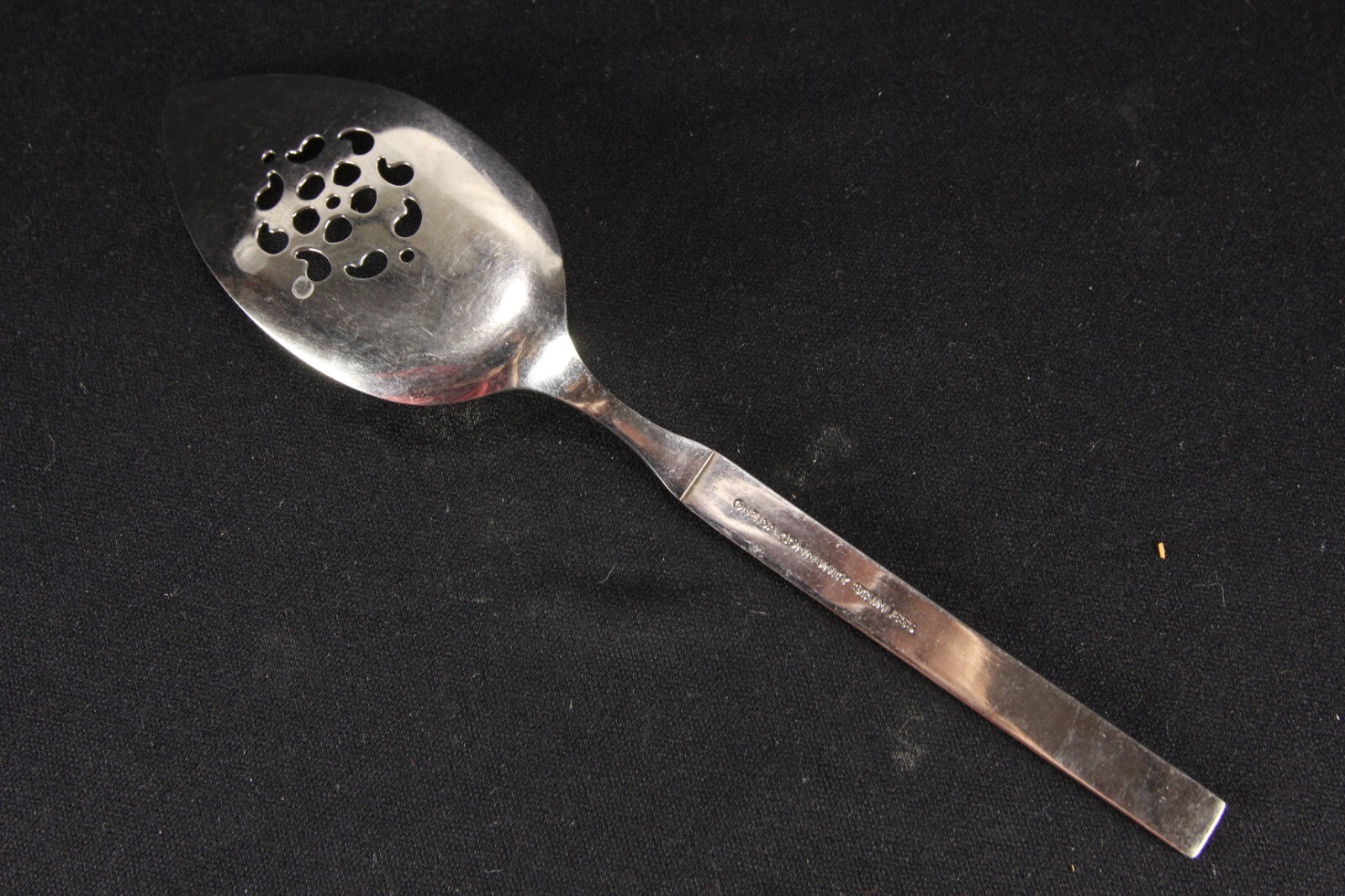 Oneida Community Stainless 'Isabella' Pierced Pie/Cake Server & Serving Spoon