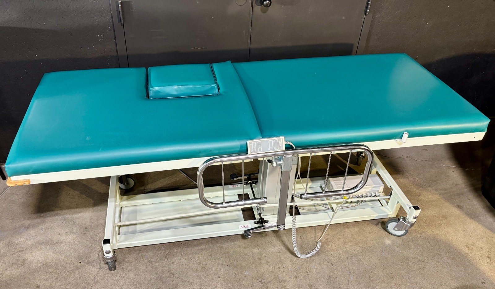Medical Positioning Inc echo table model 1122