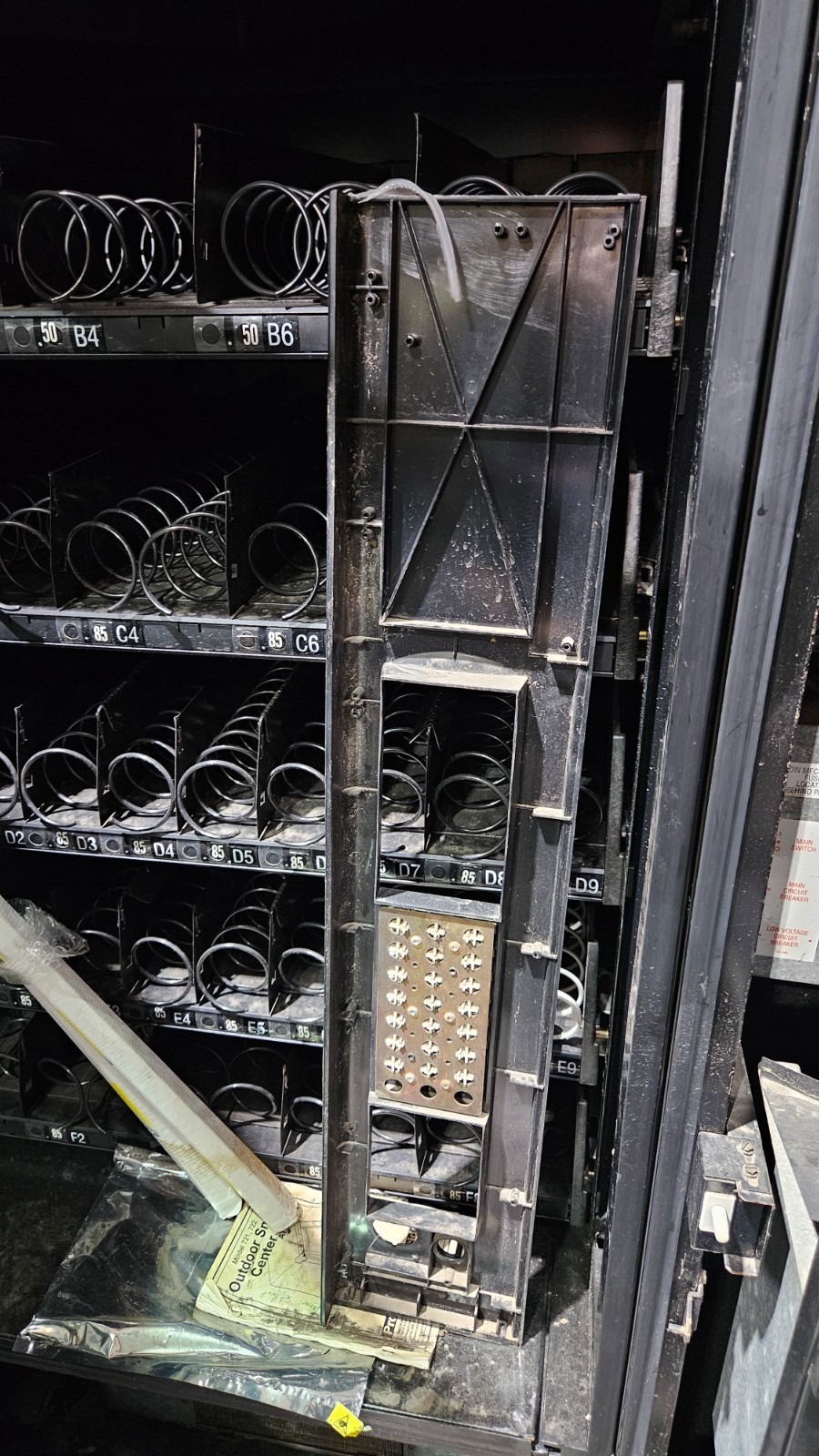 READ DESCRIPTION~Crane National 721D Refridgerated Chilled Snack Vending Machine