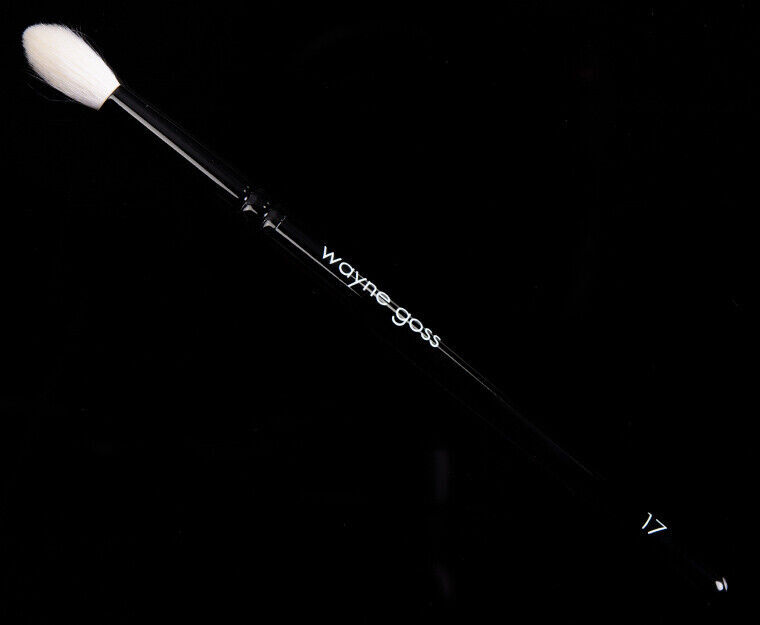 #17 Wayne Goss Brush - Eye Shadow Crease Brush