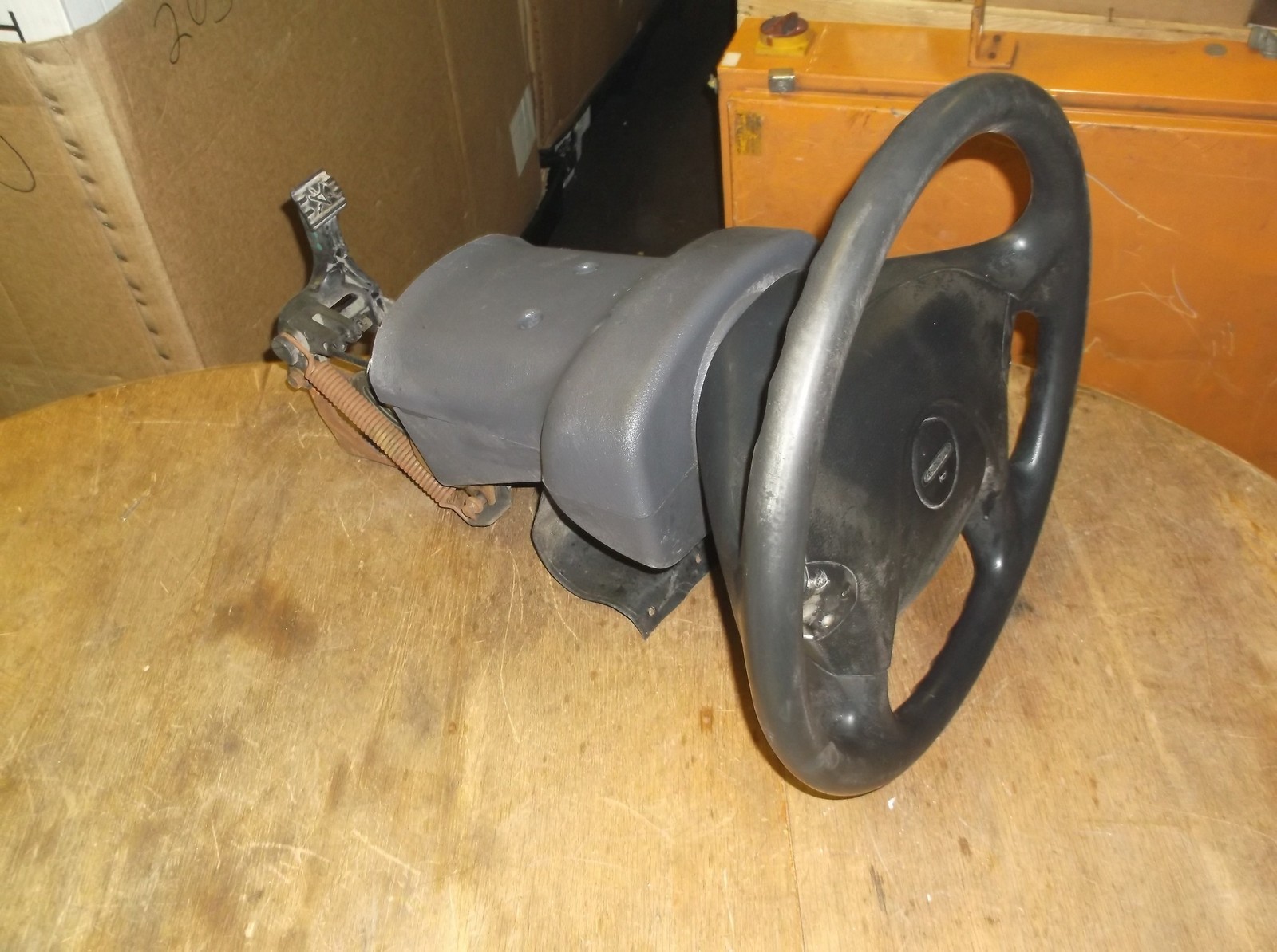 Freightliner A14-17418-000 TRW Steering Wheel Column Assembly GA026FL000