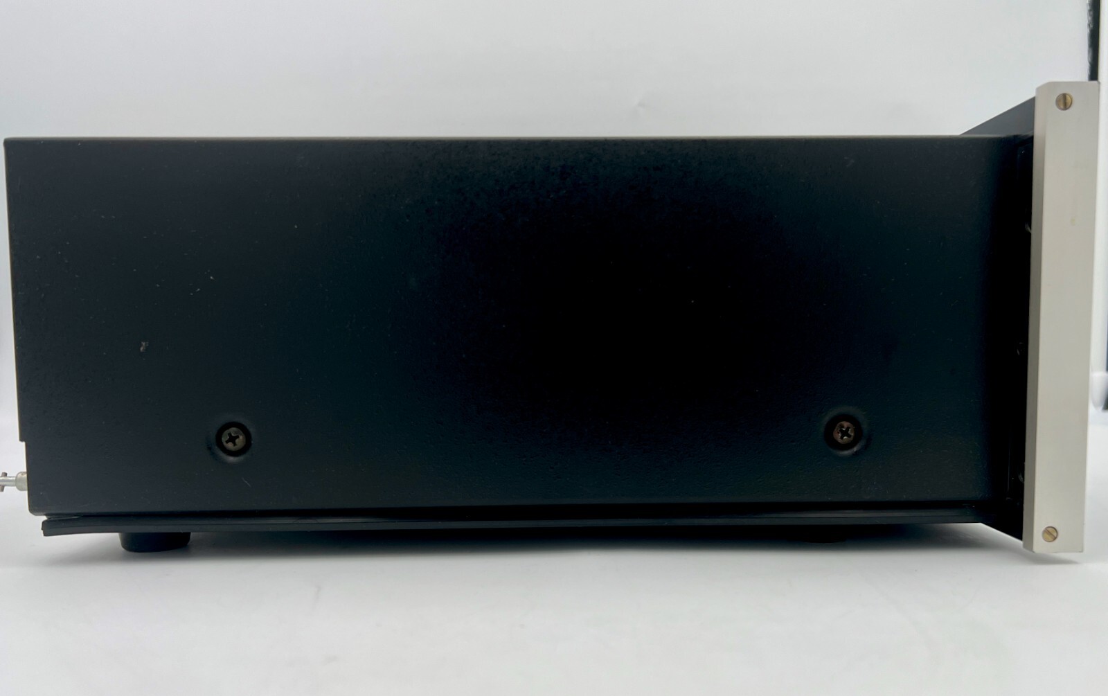 McIntosh MR7082 AM/FM Tuner Slim Version
