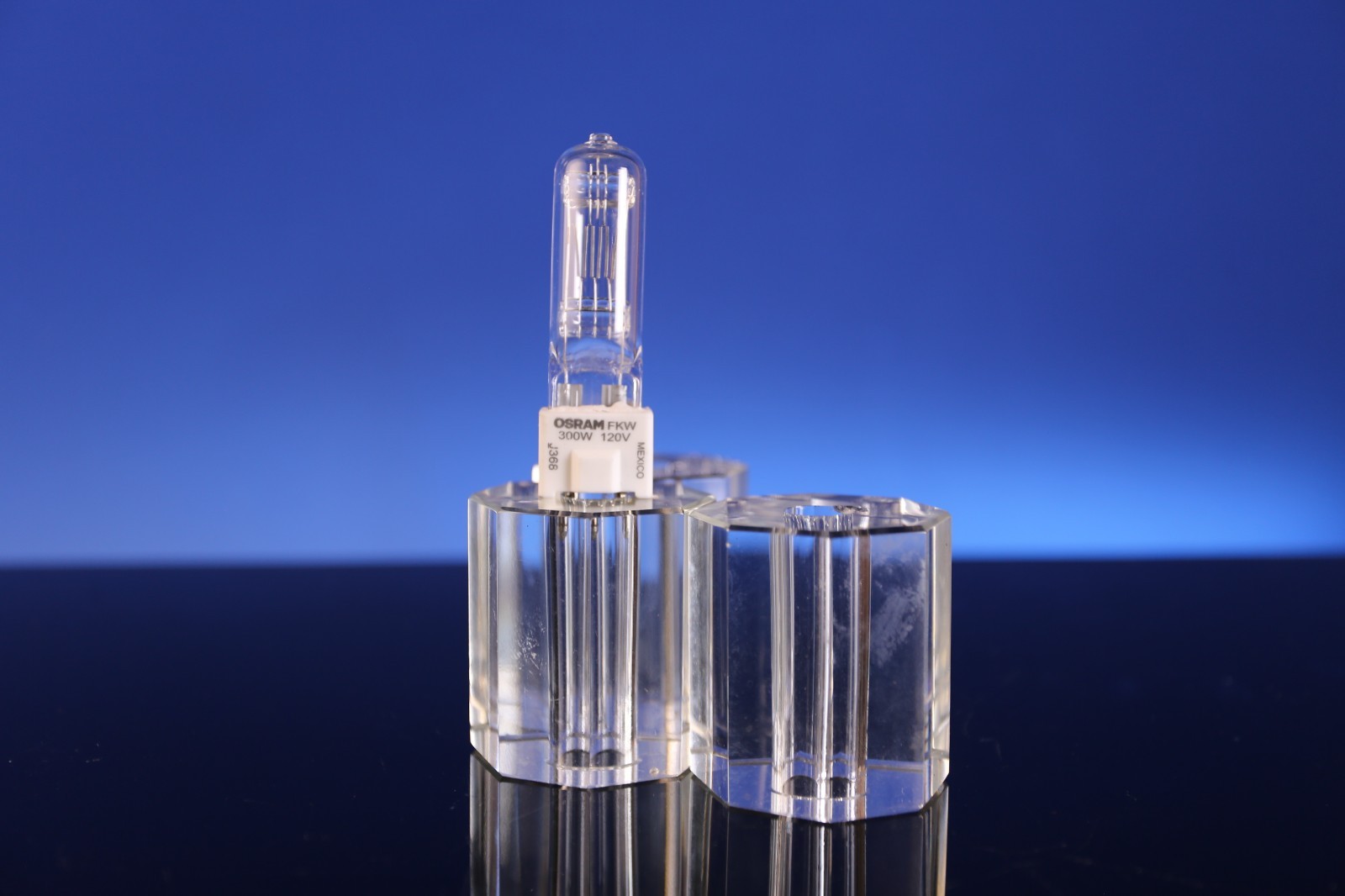 Osram FKW 300 W 120V GY9.5 Halogen Studio Lamp / Stage Bulb