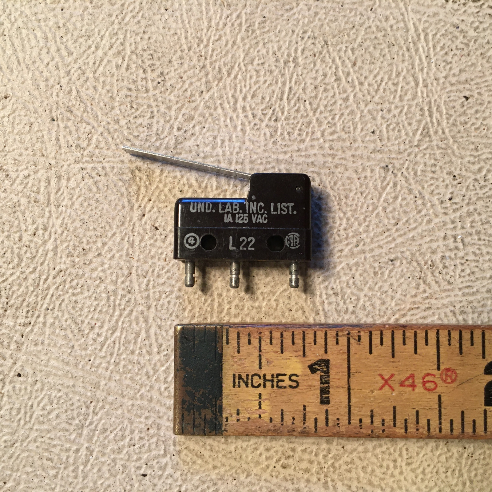Und. Lab Microswitch 311SM43-H58, NOS