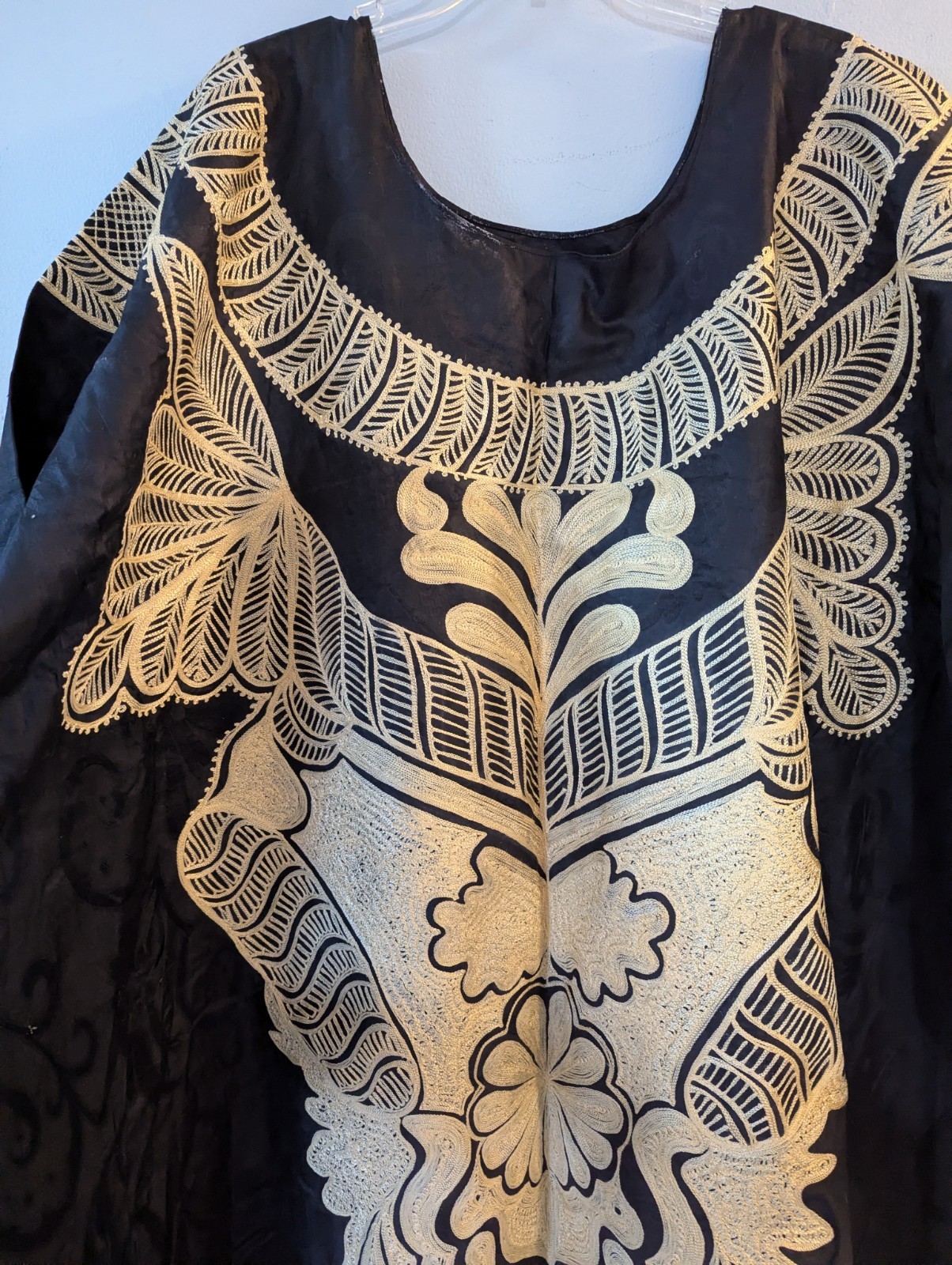African Kaftan Dress Dashiki-Featuring Gold Embroidery-Loose Fitting Tunic/Robe