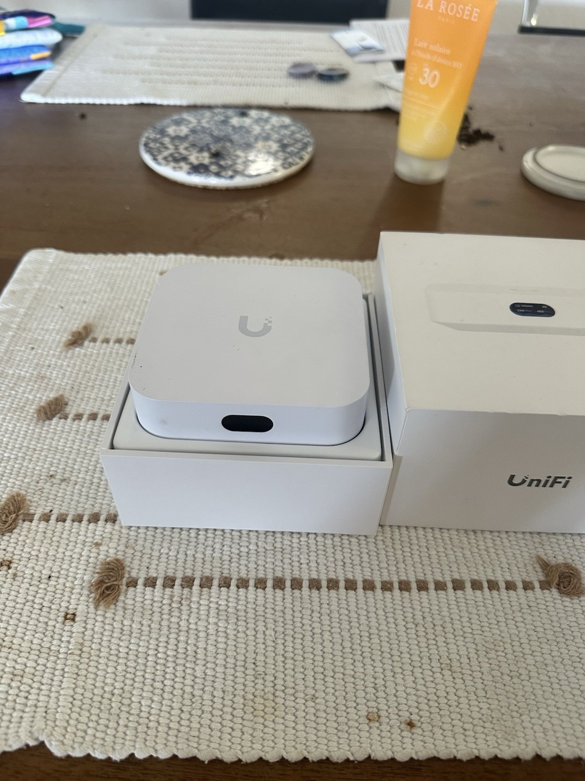 Ubiquiti Unifi Express UX Cloud Gateway Good