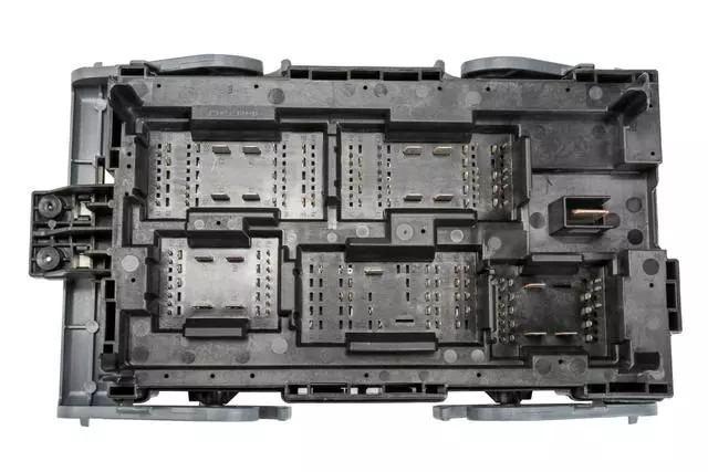 Genuine GM Engine Wiring Harness Junction Block 19210437