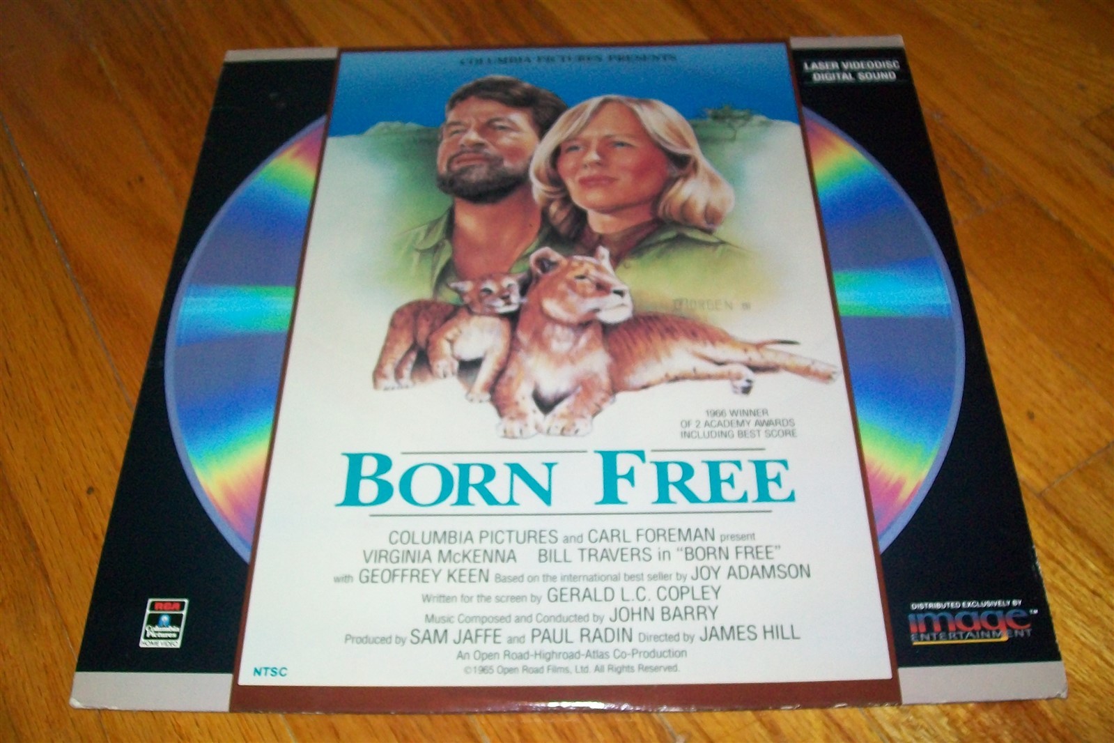 BORN FREE Laserdisc LD EXCELLENT CONDITION VERY RARE GREAT FILM VIRGINIA McKENNA