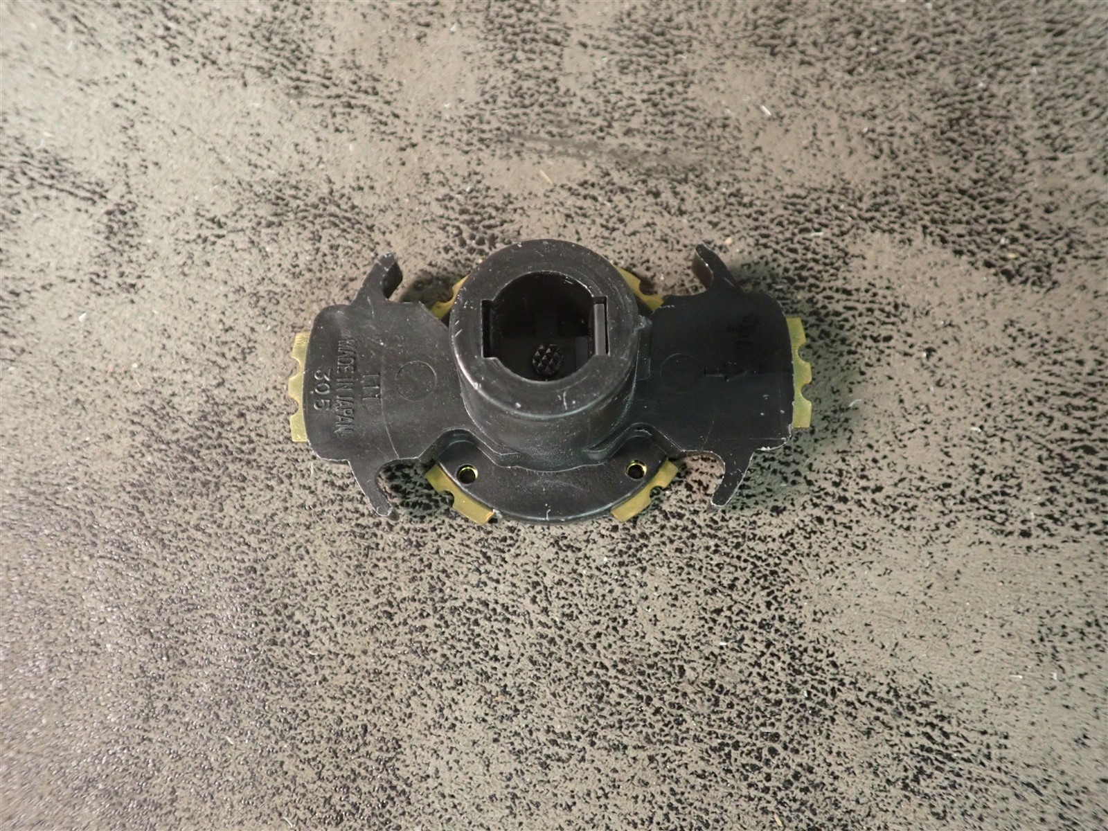 NEW WVE 4R1119 Ignition Distributor Rotor (BN479)