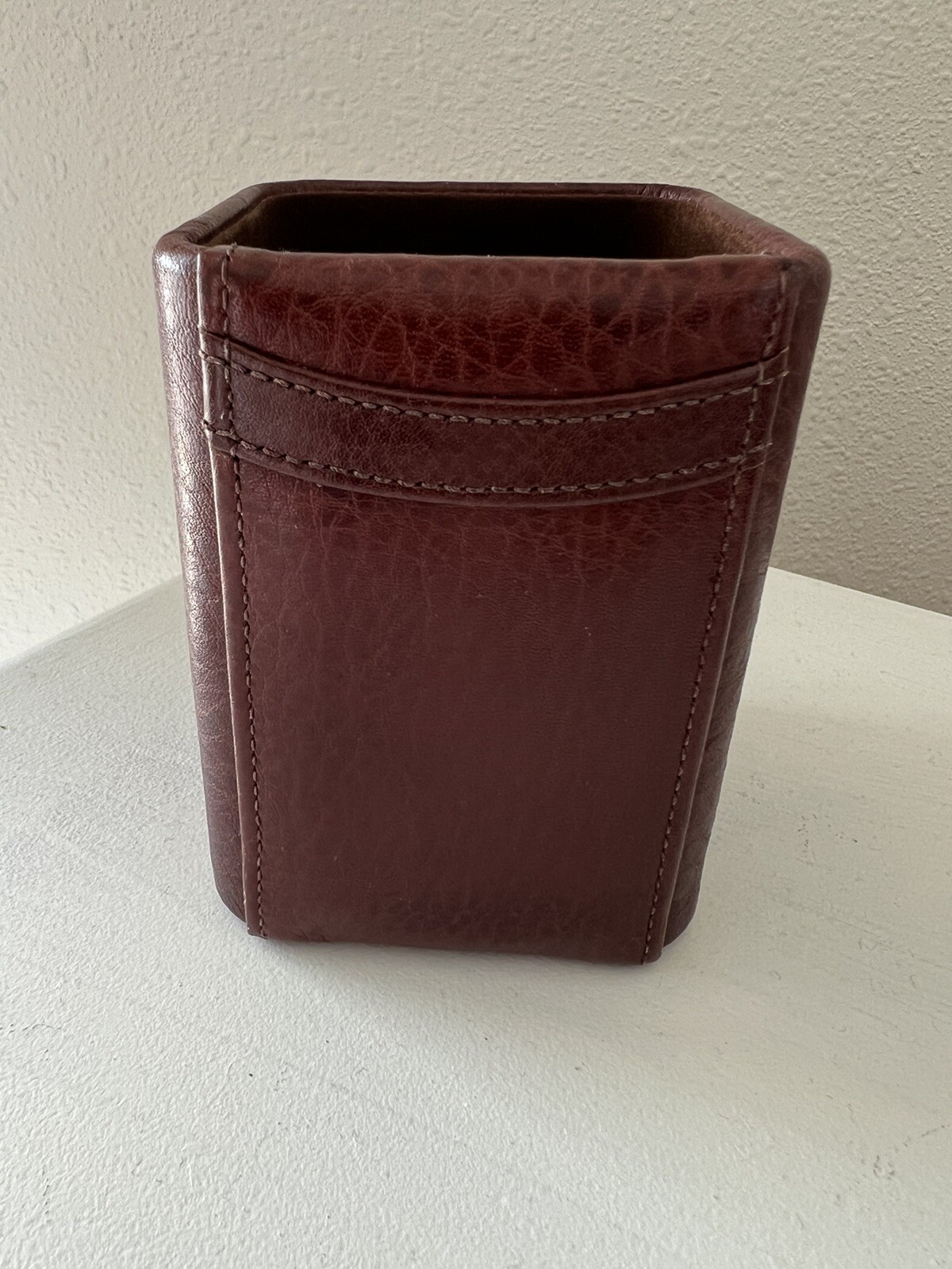 Dacasso | Brown Leather Luxury Desk Accessory Pen Cup Office