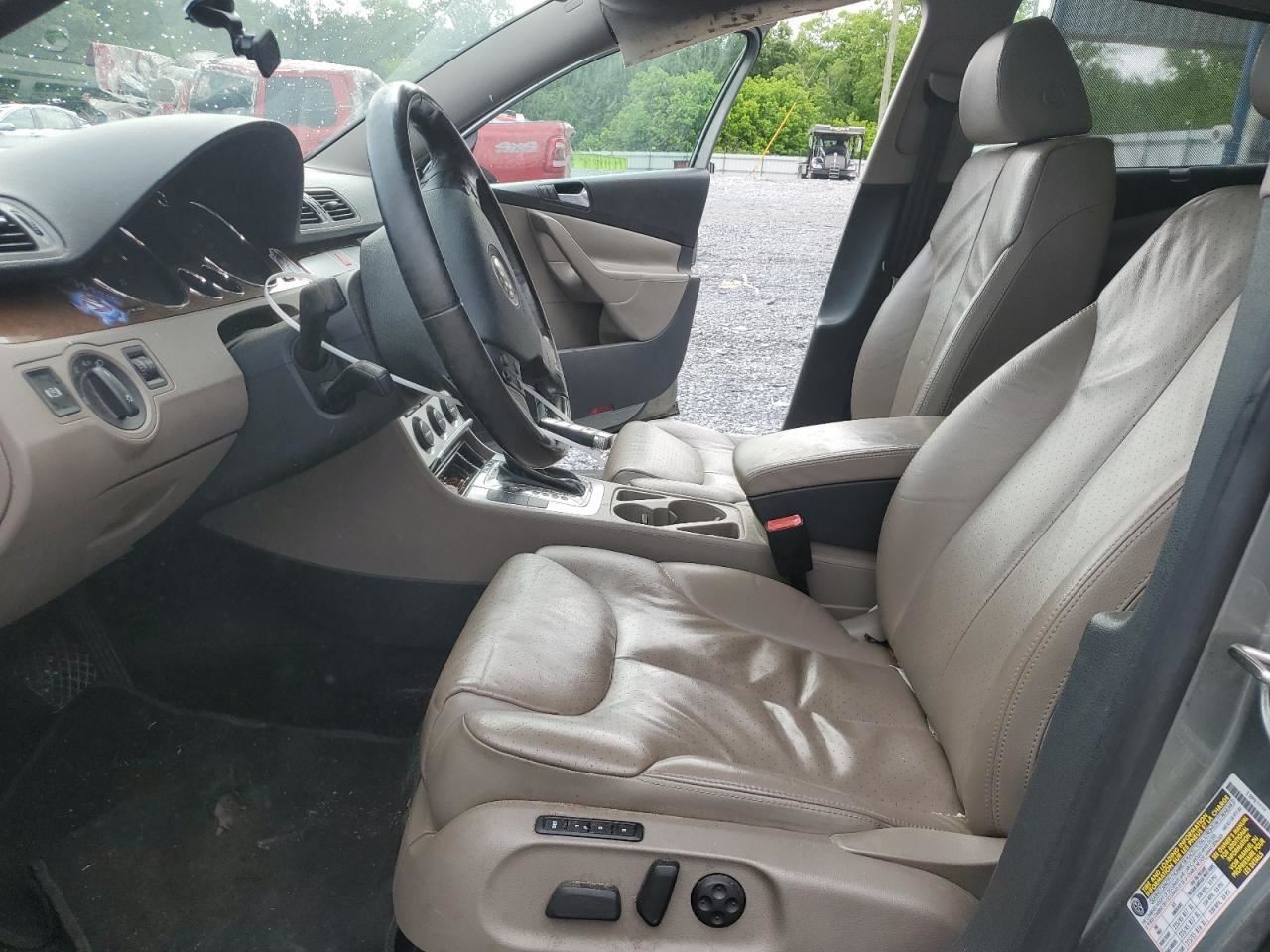 PASSAT 2008 Glove Box 4677081