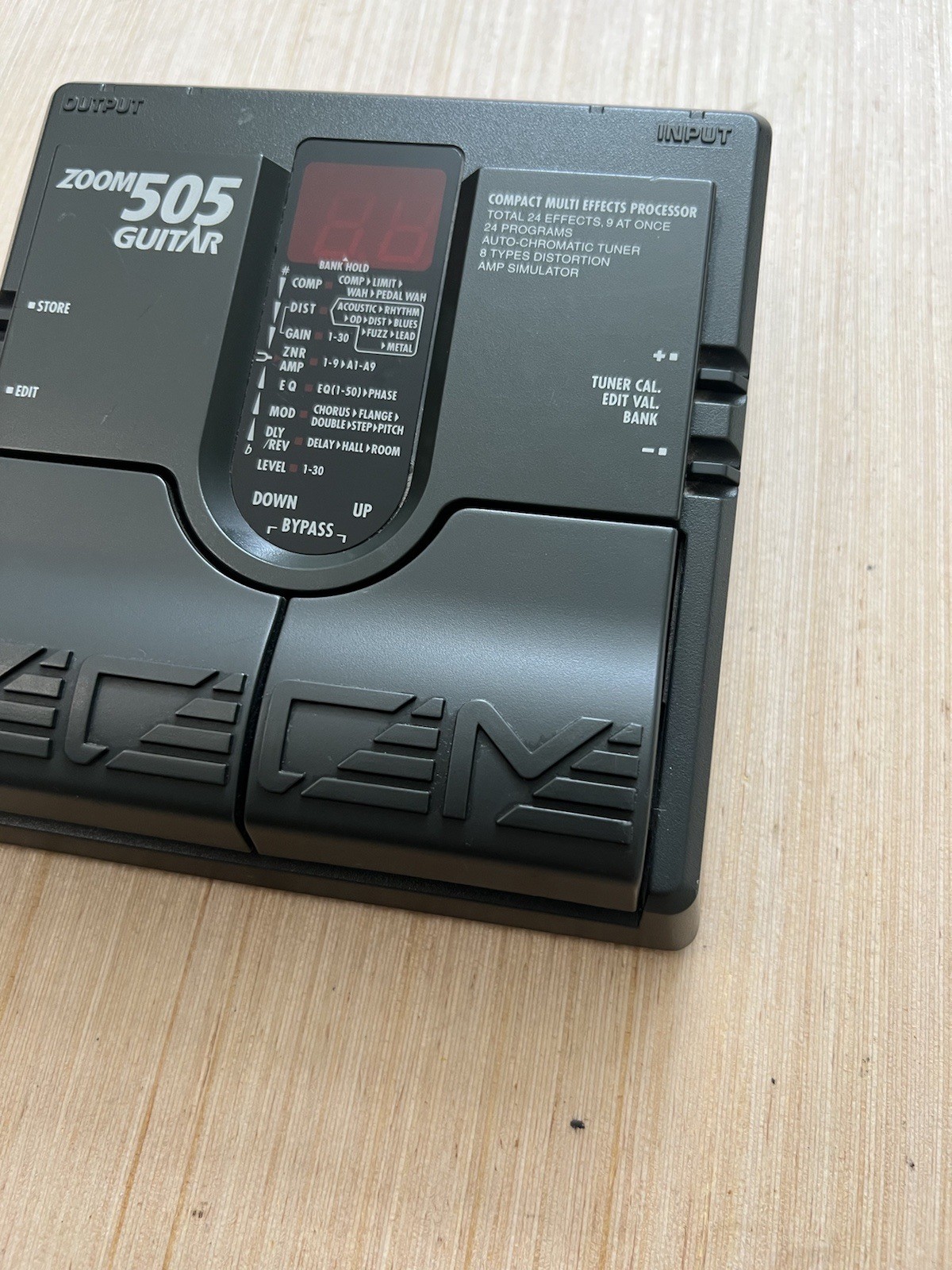 Zoom 505 Guitar Compact Multi Effects Processor Guitar Pedal Untested Read