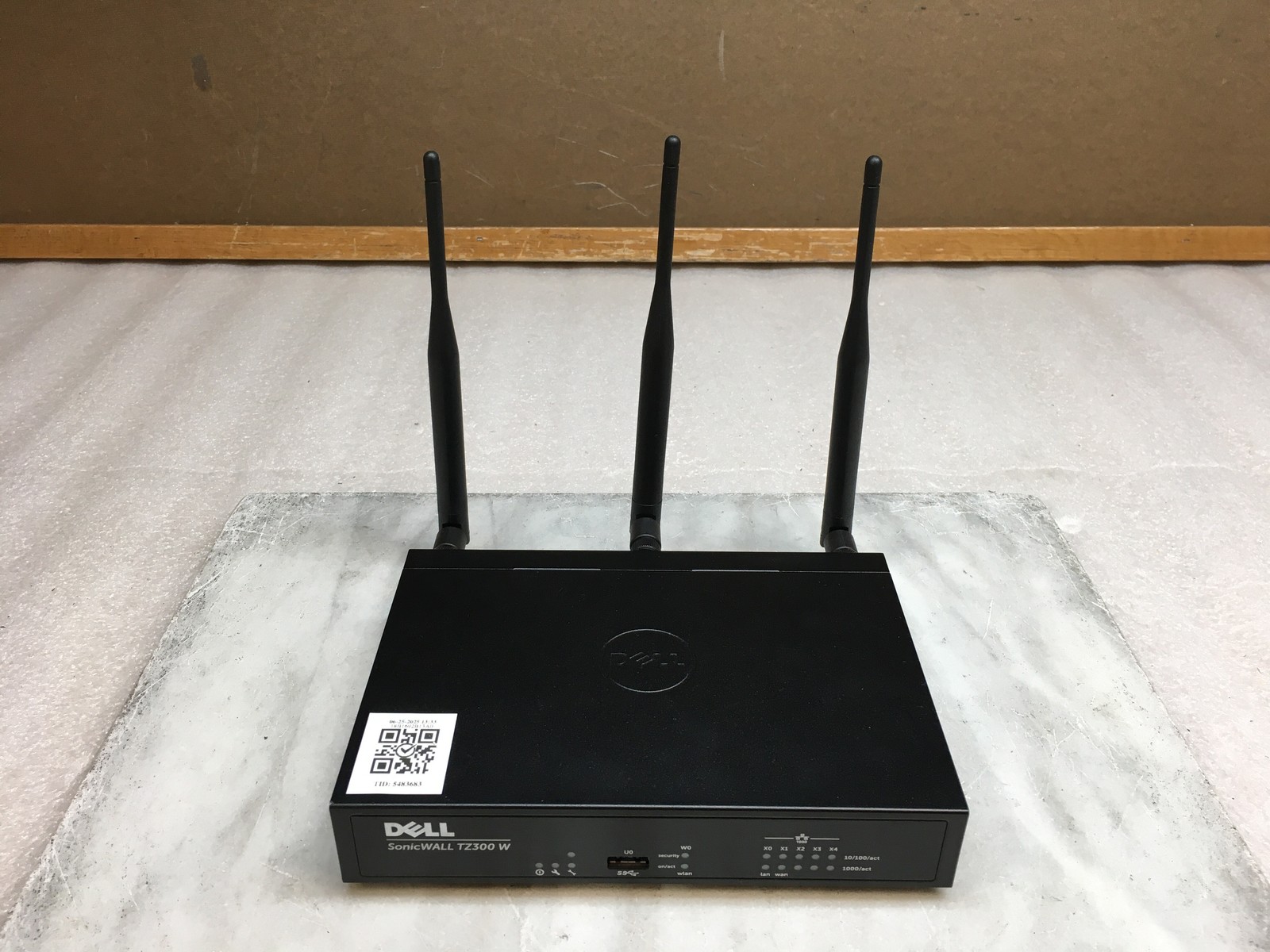 Dell TZ300 W APL28-0B5 Firewall Network Appliance No PWR Adapter incl.