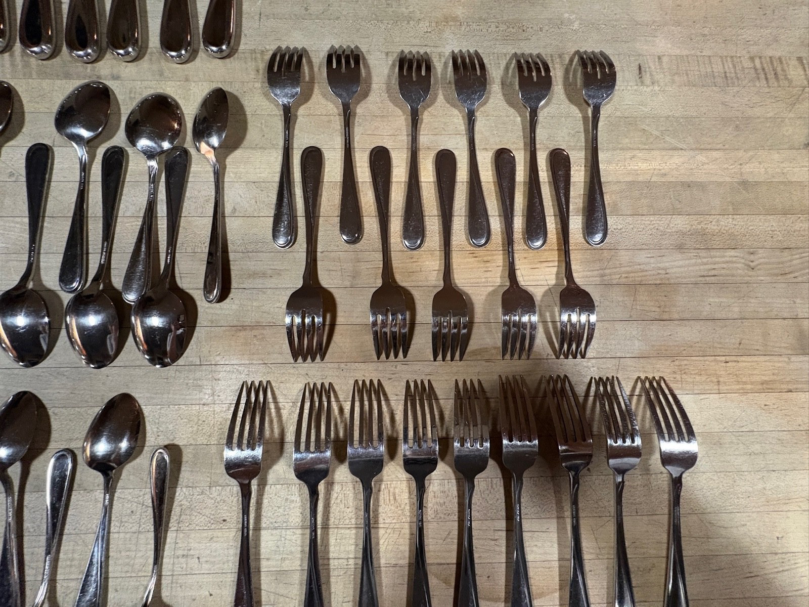 56 Pieces Oneida Stainless FLIGHT RELIANCE ** Set 9 plc Settings