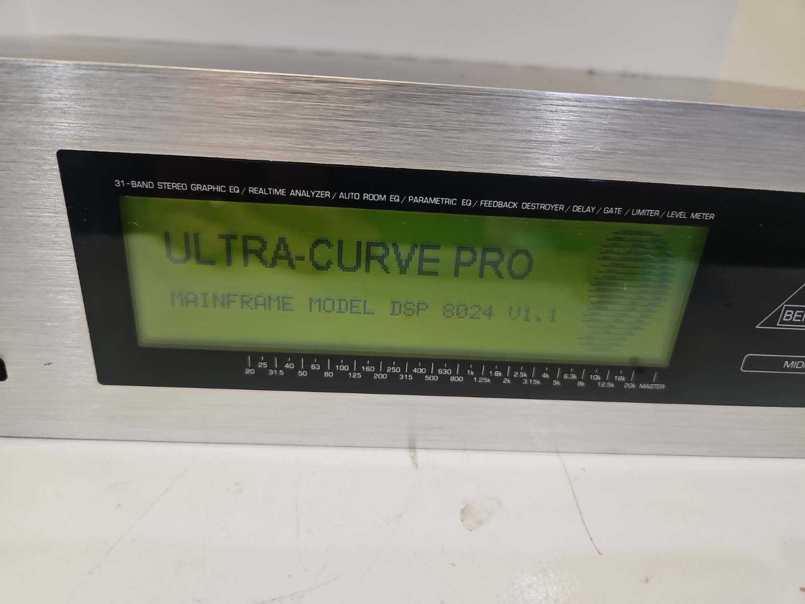 Behringer Ultra-Curve Pro DSP 8024 Digital 24-bit Dual-DSP Mainframe