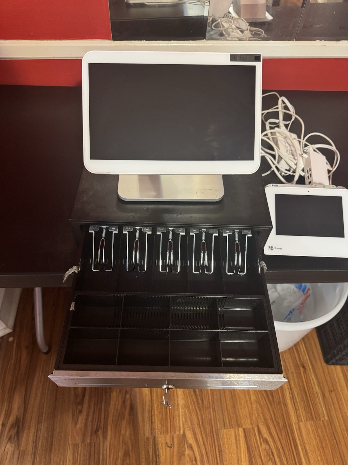 Clover Station POS w/ Cash Drawer, Customer Display & Receipt Printer