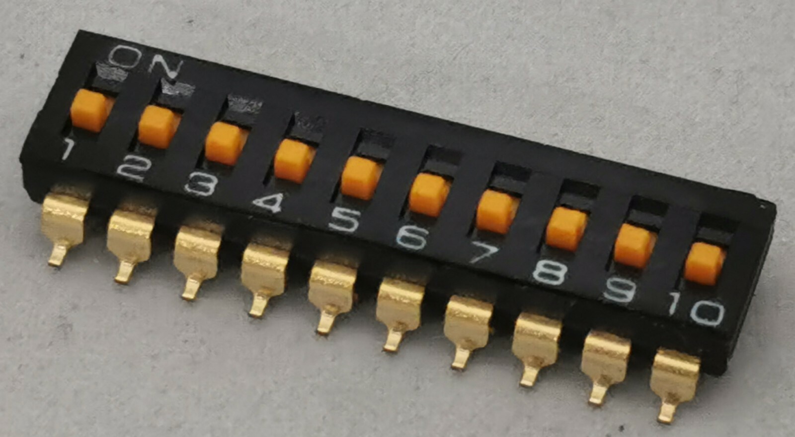 NEW A6S-0104 / A6S0104 Omron, DIP Switches 10 POS Flat Actuator SMT