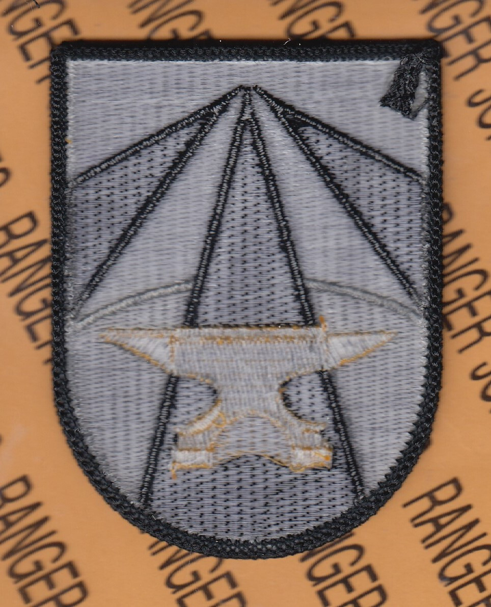 US Army FUTURES Command ~3.25" uniform shoulder patch m/e