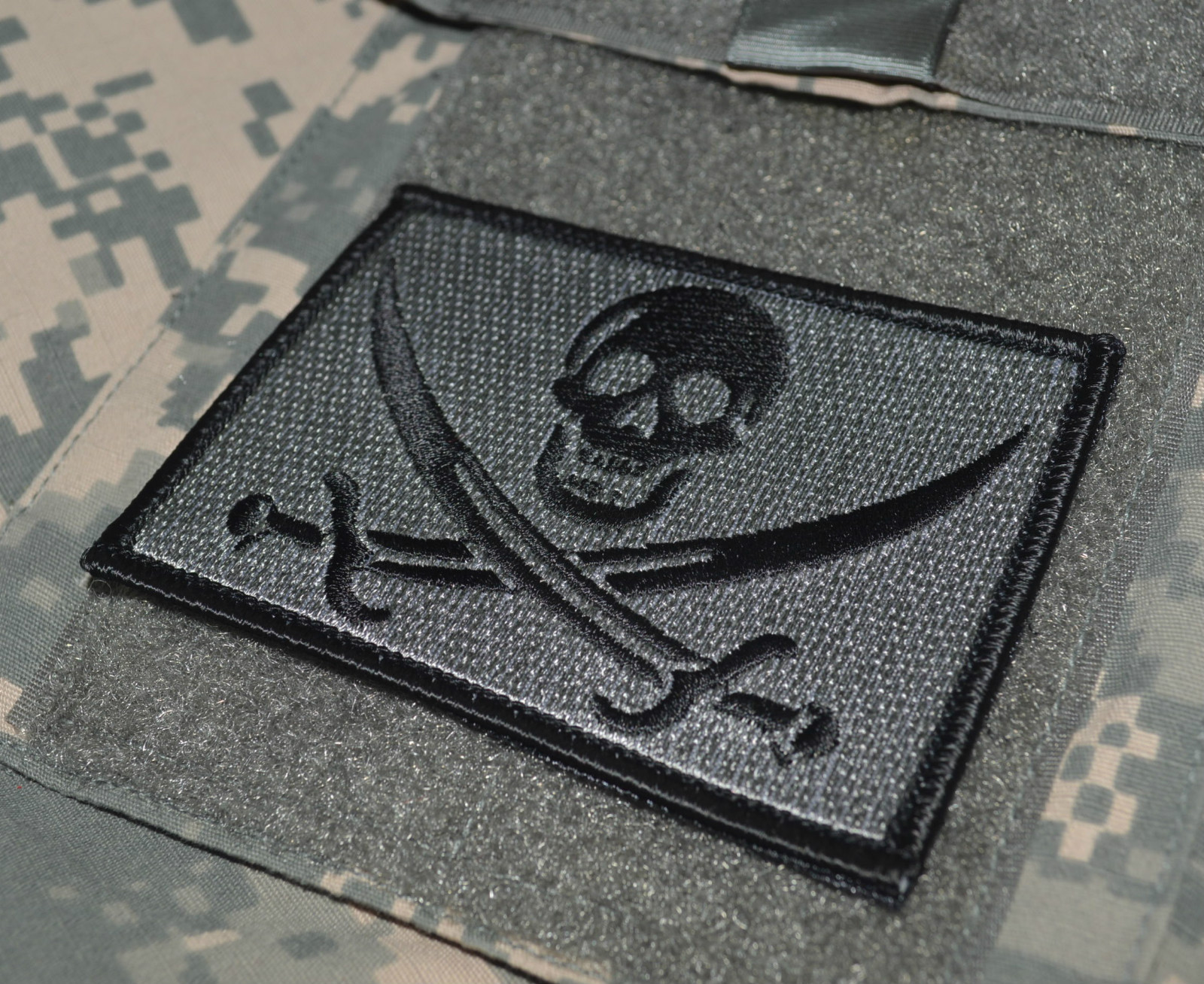DAESH BASHER JSOC USMC GHOST RECON 2-PC: TRUNK MONKEY BRIEF+ PLASTIC BAGGAGE TAG