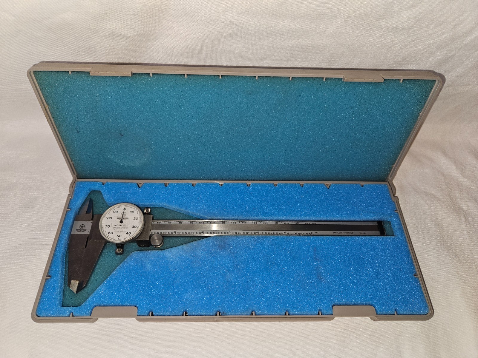 Mitutoyo Dial Caliper 8" No. 505-644-50 .001" With Case - Made In JAPAN