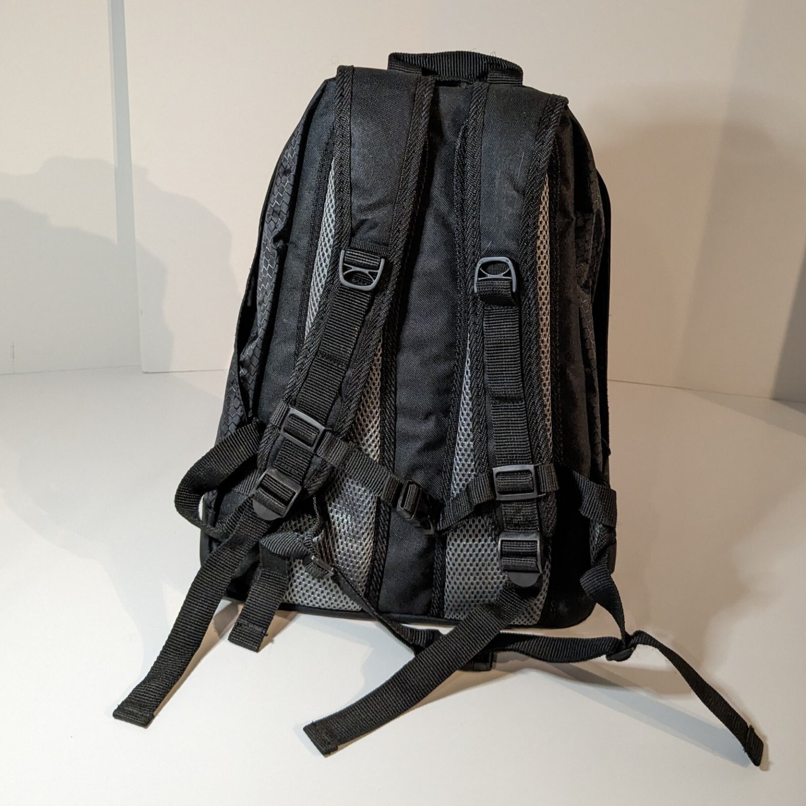 Element Gear 2 Liter Hydration Pack Camping Backpack, World Famous Sports, Black