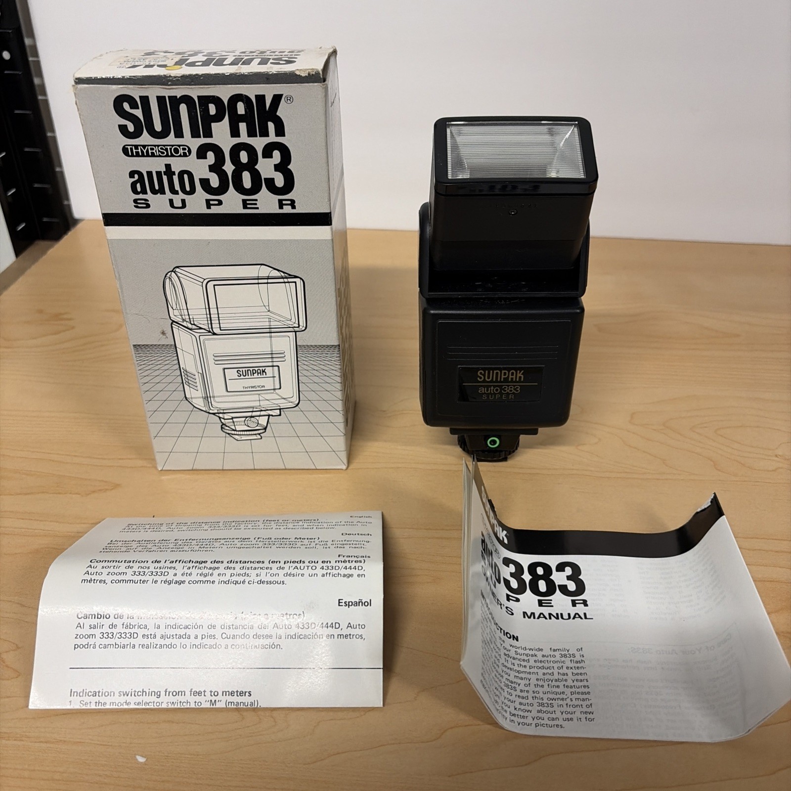 Sunpak Auto 383 Super Electronic Flash with Tilt-Swivel-Bounce Head NEW IN BOX