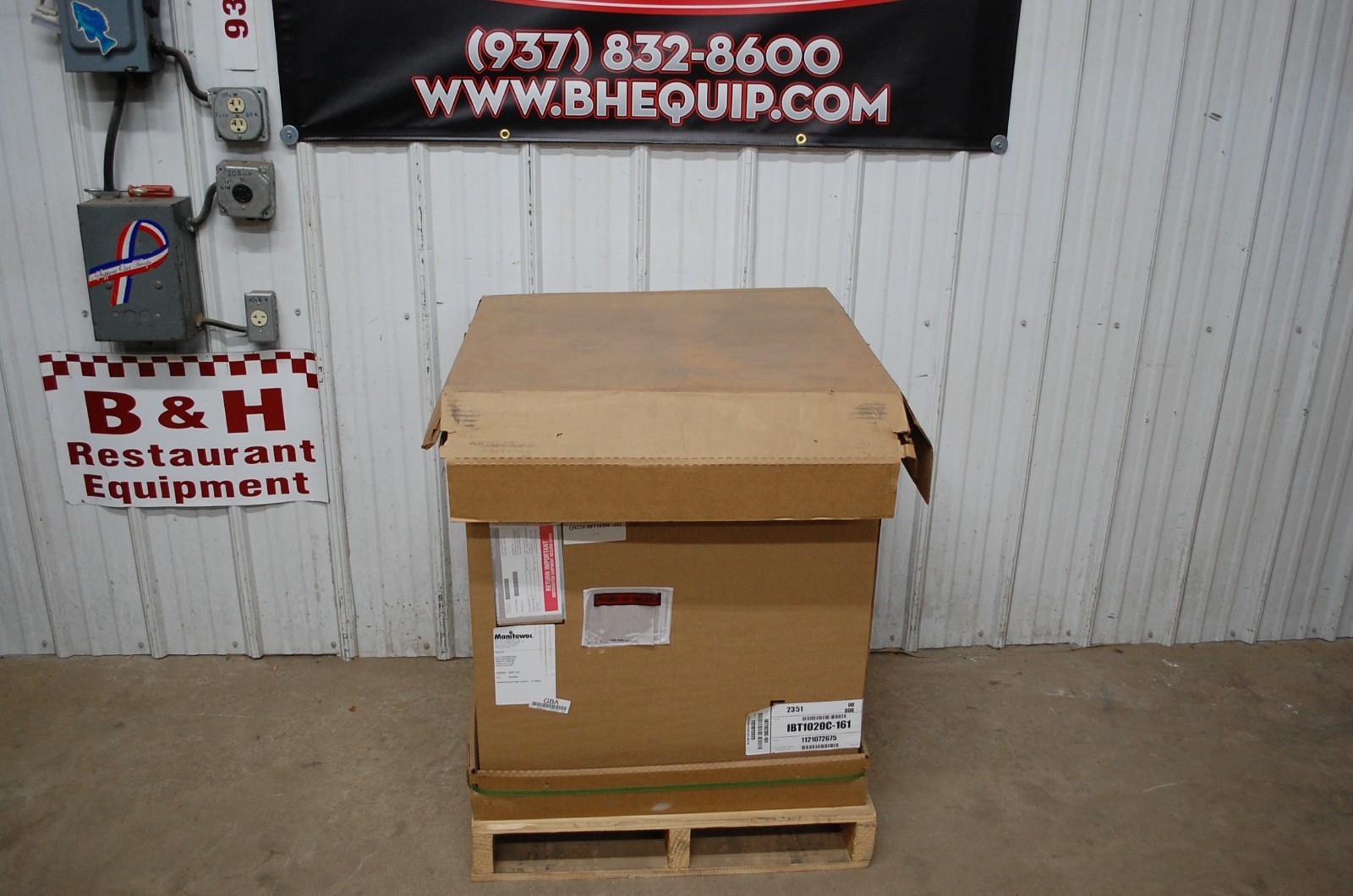 Manitowoc IBT1020C-161 Indigo NXT 22" Remote Condenser Ice Machine Never Used