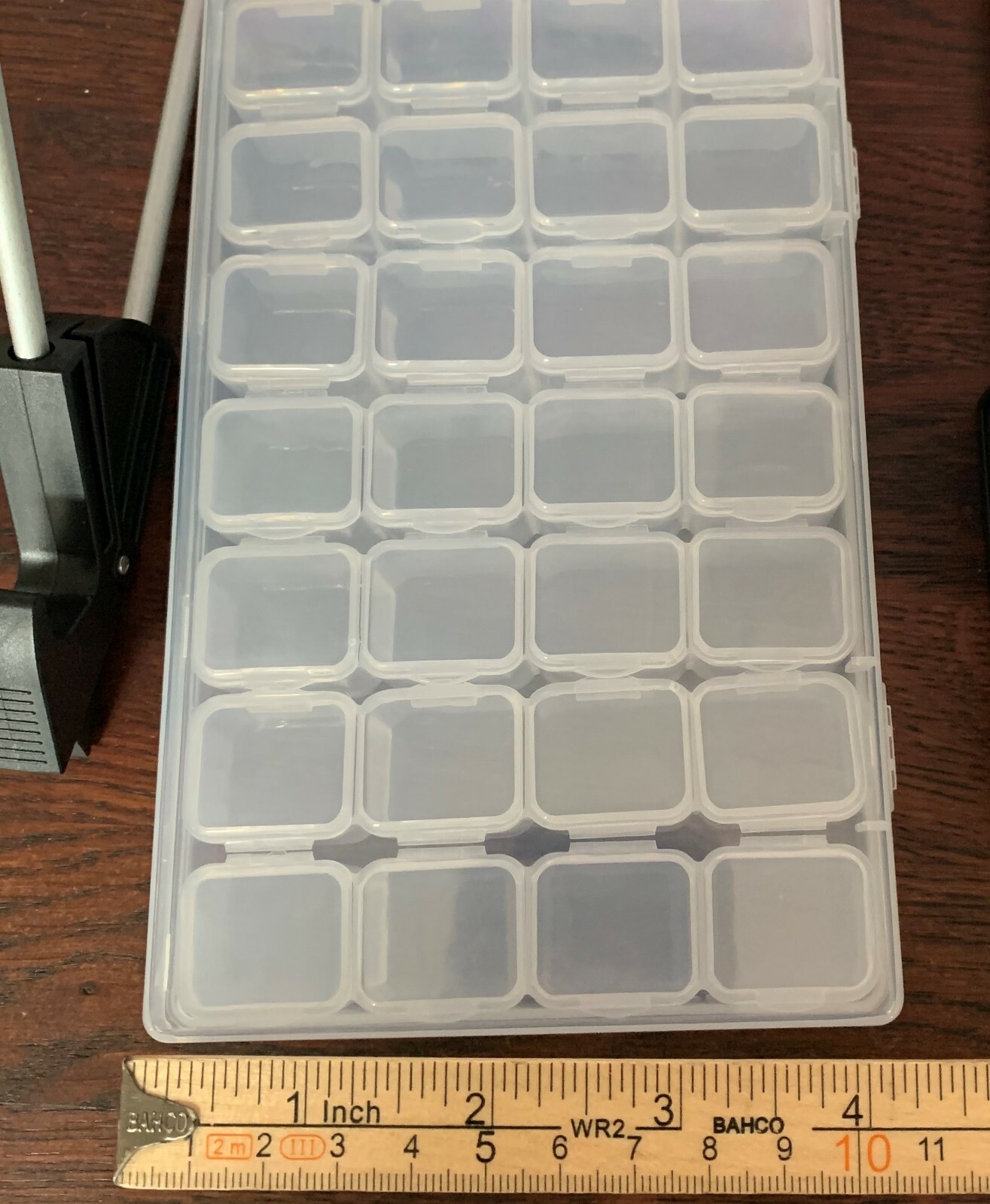 Clear individual 28 Grids Storage Containers with stand for different crafts