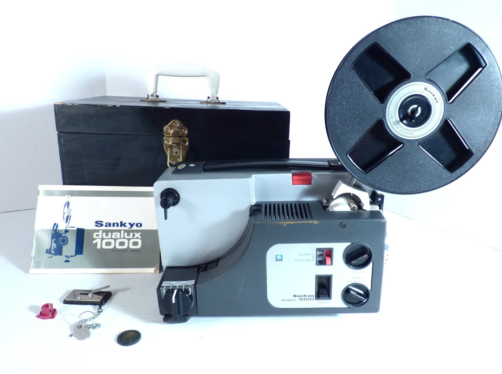 Sankyo Dualux-1000 Dual 8mm Super 8 Film Projector w/ Manual & Case Parts