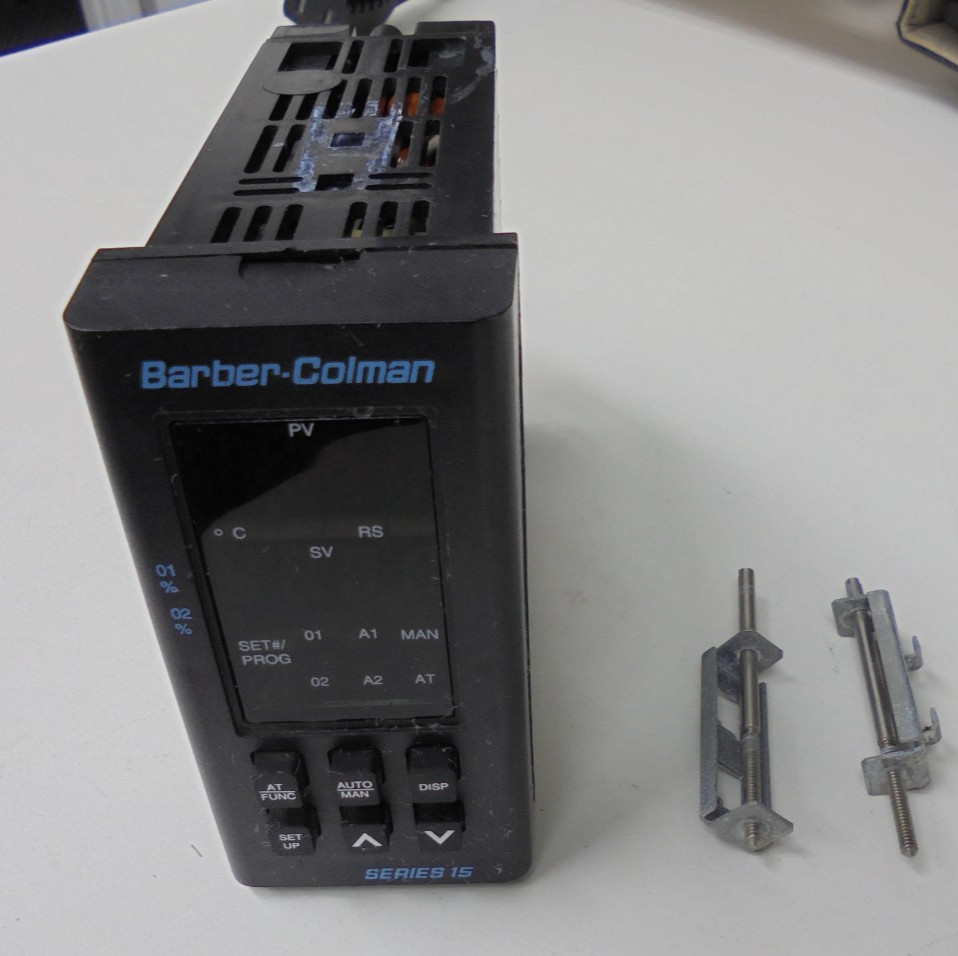 Barber-Colman Series 15 15ET-TJF00-000-0-00 Temperature Controller