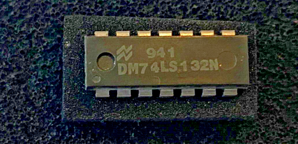 National DM74S132N quad 2-input NAND gates w/Schmitt trig in Integrated circuit