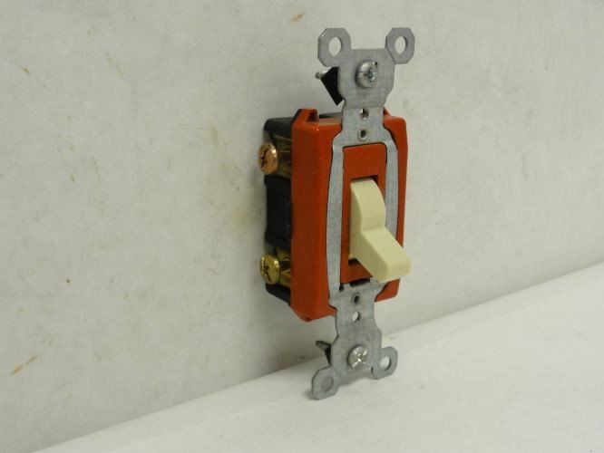 208112 Old-Stock; Pass&Seymour CS20AC3-I Toggle Wall Switch; 20A; 120/277VAC