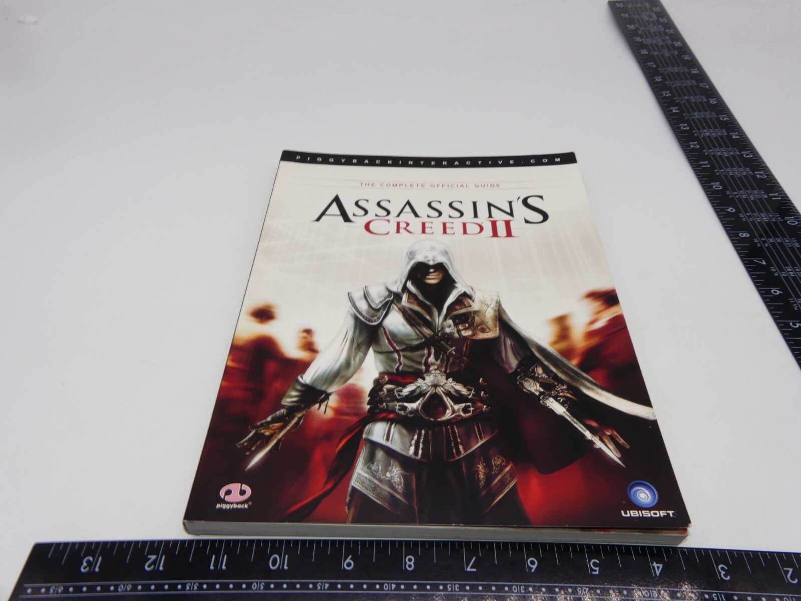 Assassin’s Creed II Strategy Game Guide Book PS3 Xbox 360