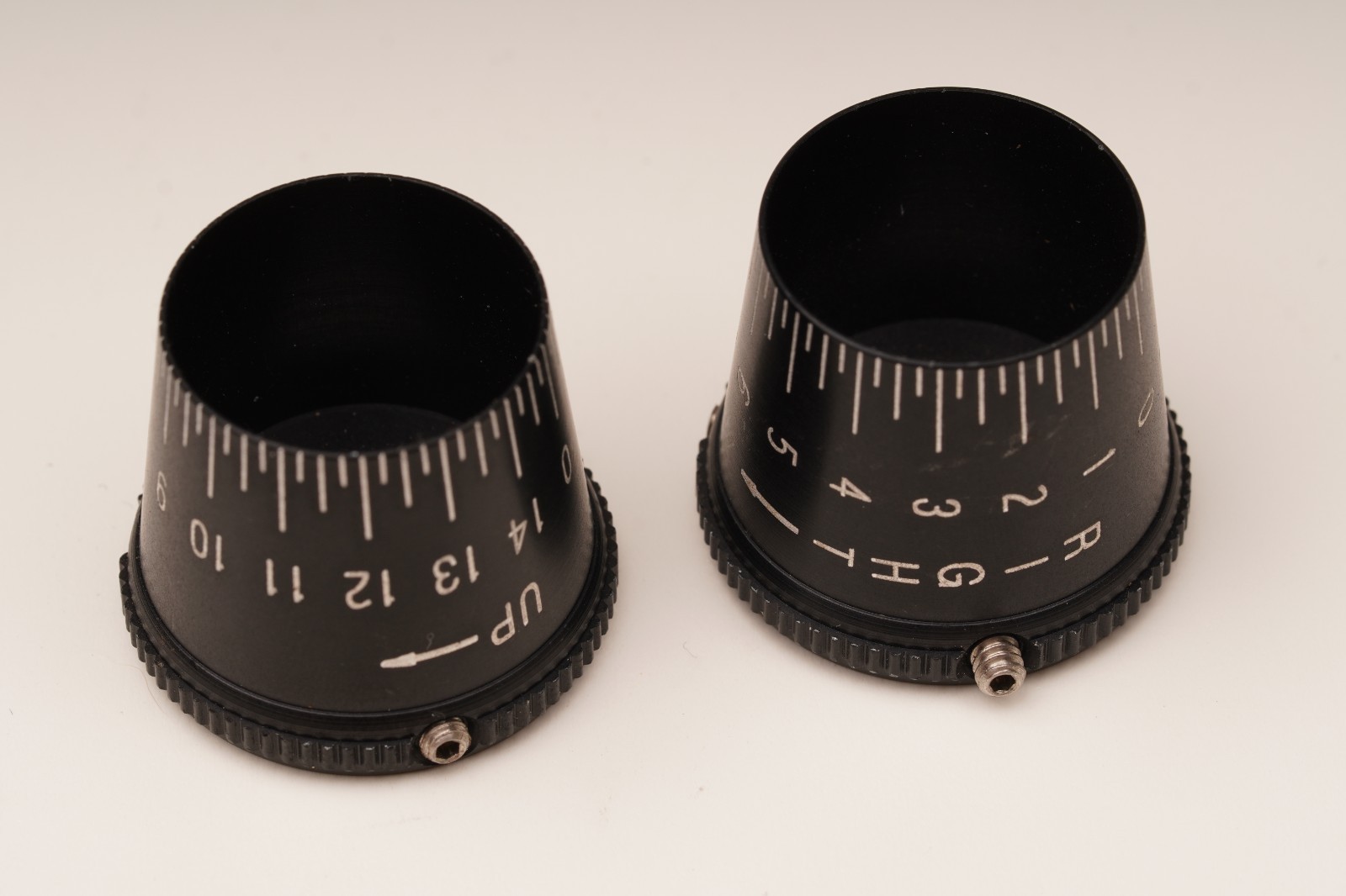 Adjustable Turret Caps Up & Down, Left & Right Leupold? Schmidt?