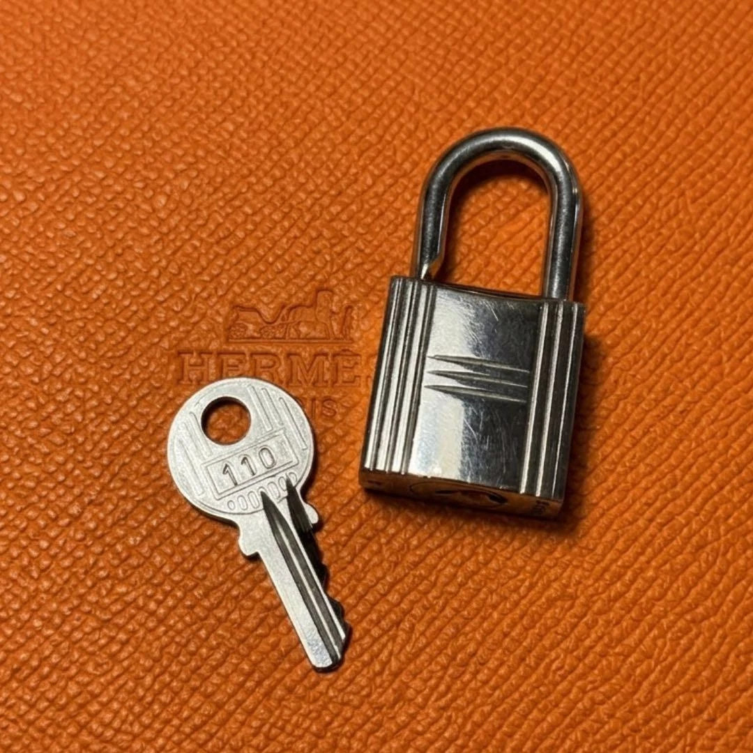 HERMES Set of Padlock & Key Cadena Silver Charm Number random Authentic