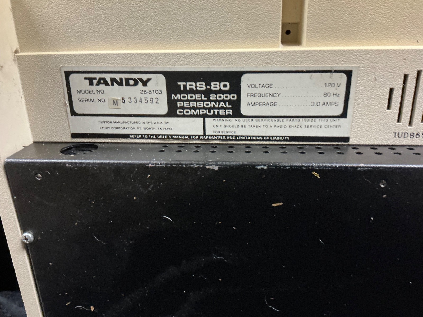 Radio Shack Tandy TRS-80 Model 2000 26-5103 Personal Computer Untested Powers On