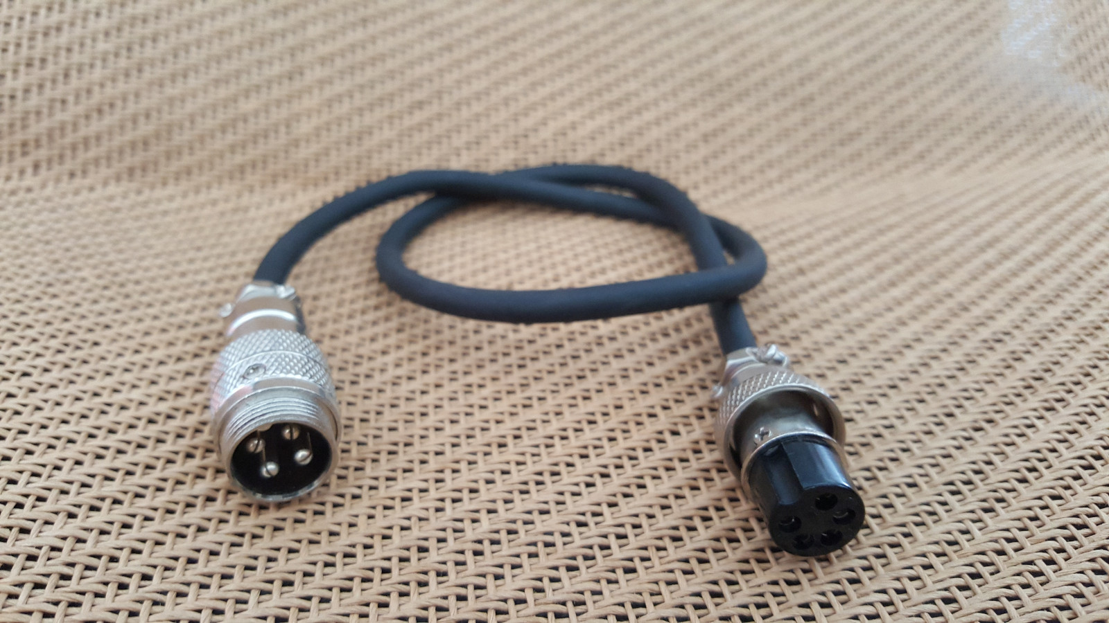 Yaesu or Cobra 4 Pin Microphone to Uniden HR-2510 & HR-2600 5 Pin Radio