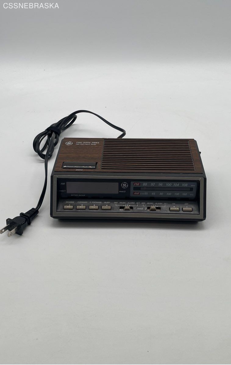 GE Vintage Two Wake Times AM/FM Radio Model 7-4616B | TESTED & WORKS