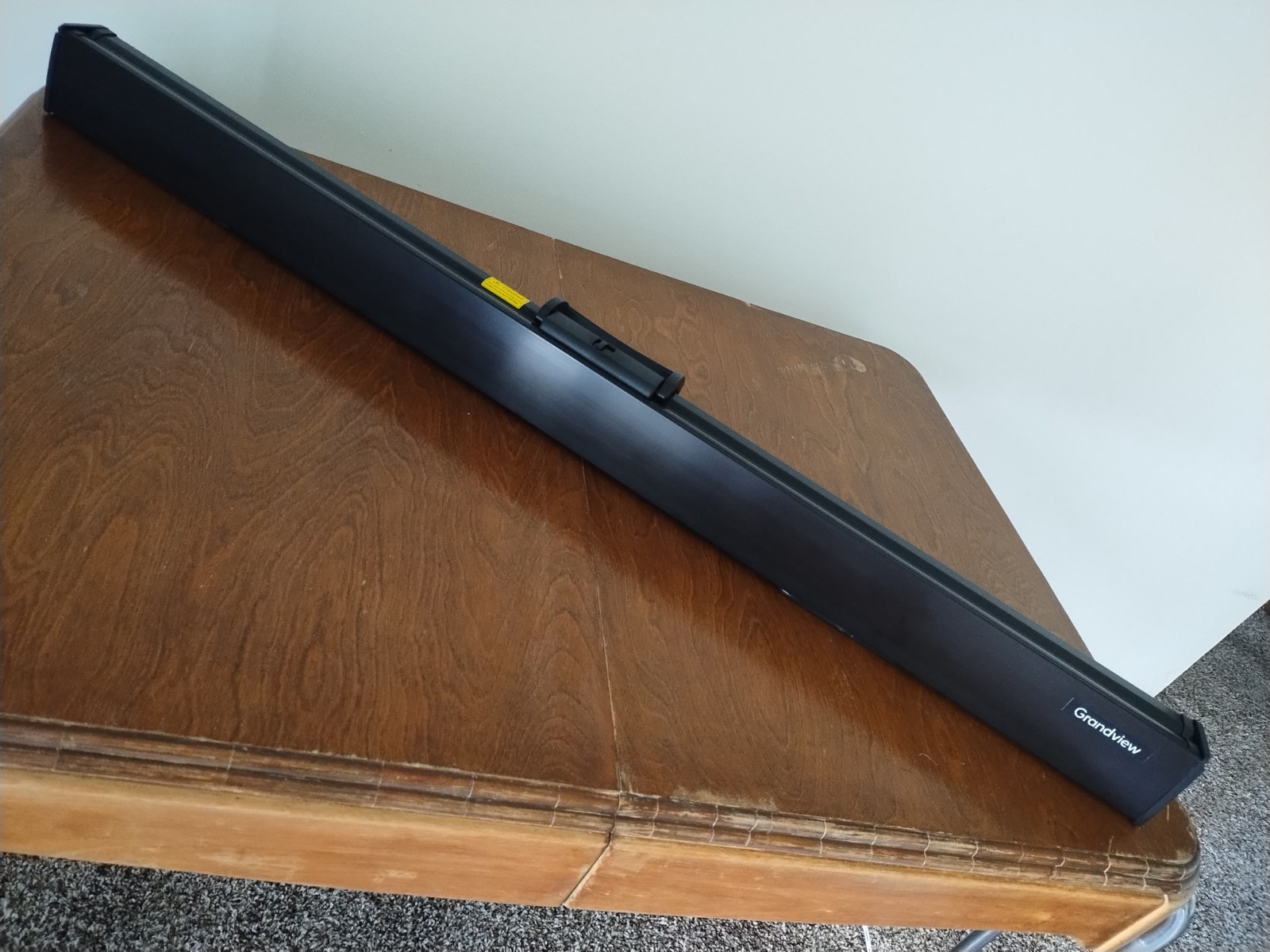 Grandview PT-B50WM4AB U-Work 50" Table-Top Projection Screen-4:3 Black Case