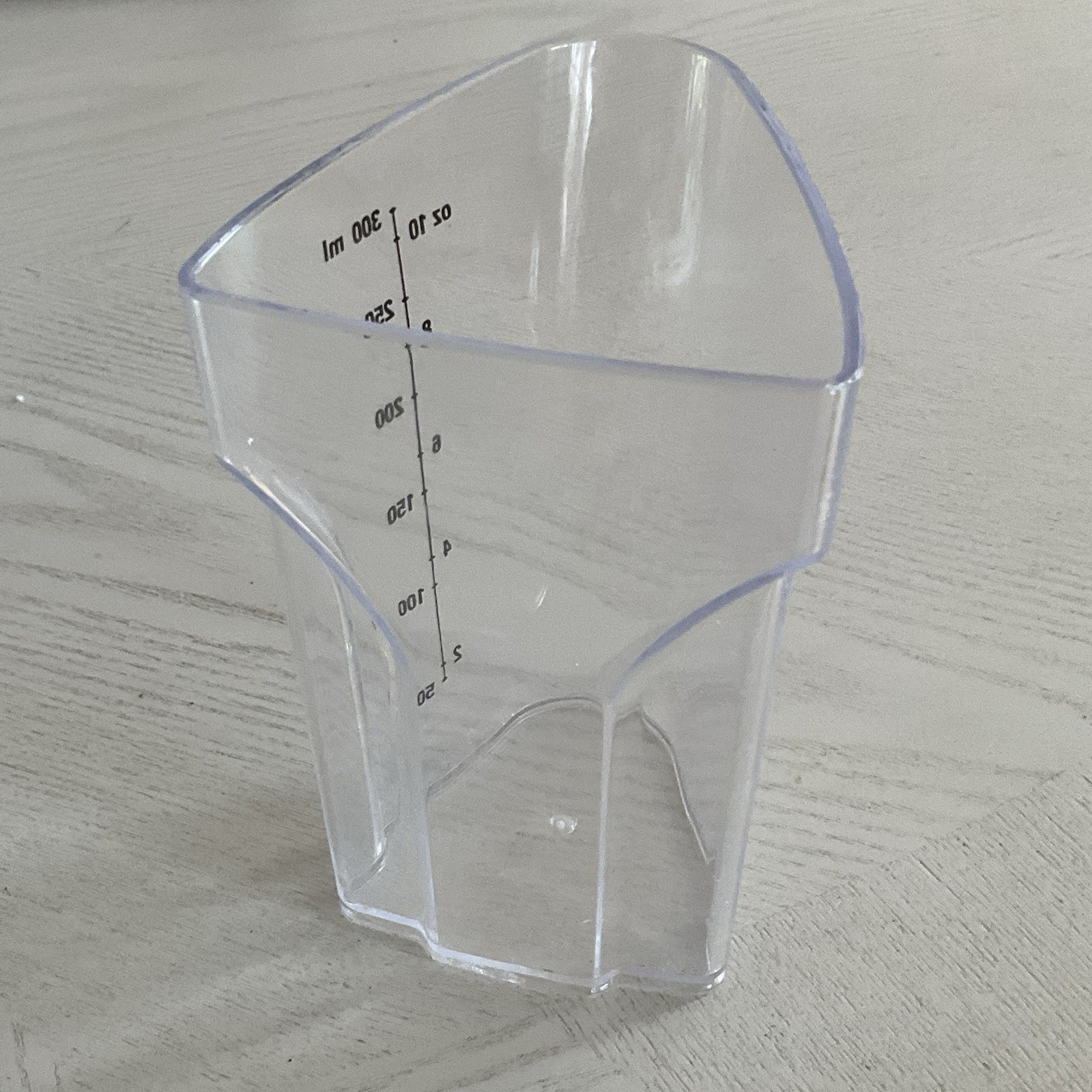 BLACK & DECKER Juicer Measuring Cup Extractor Replacement Part JE2200B