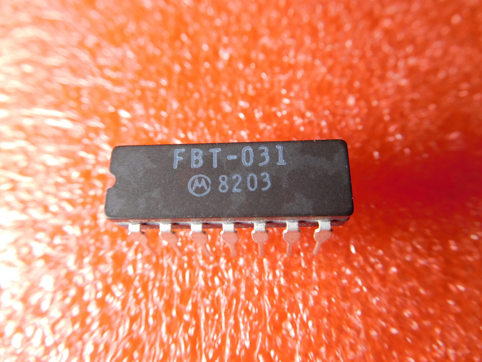 Qty 1: Motorola FBT-031 DIP IC - Ceramic. USA Seller, fast ship!