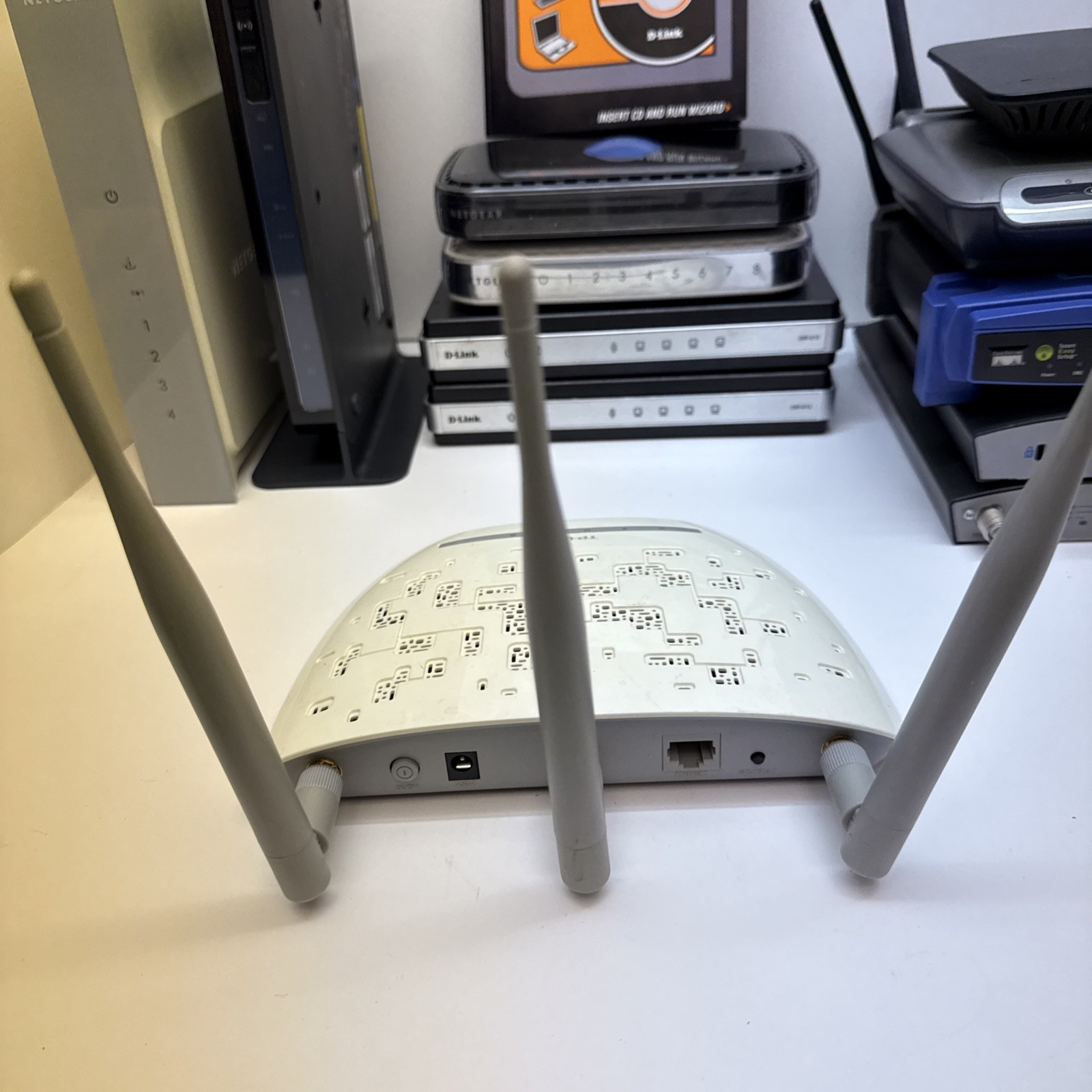 Ubiquiti Networks UAP-AC-PRO 1300Mbps Wireless Access Point