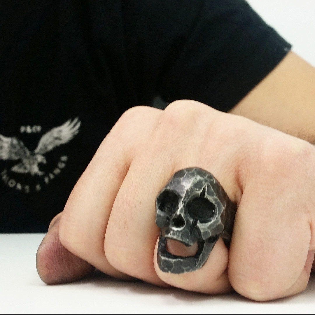 "Leonidas" Spartan King Skull Ring - Oxidized Silver Hearts Gothic Chrome